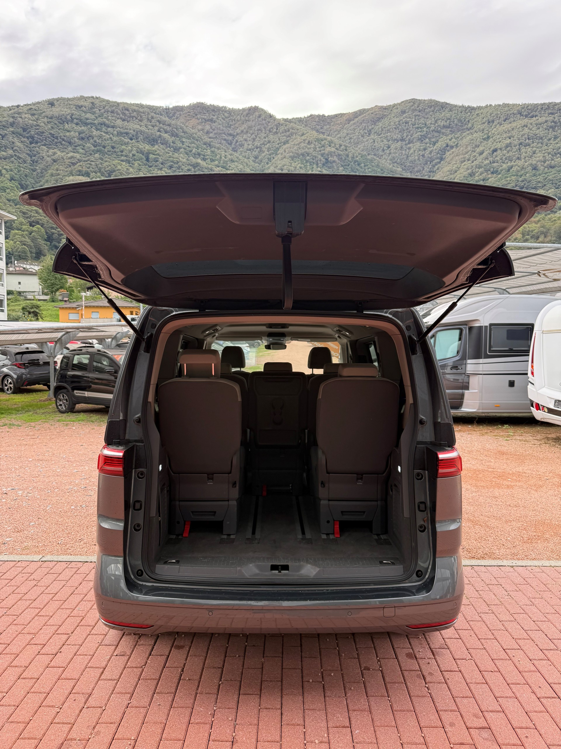 VW Multivan 2.0 TDI Liberty DSG-image-14