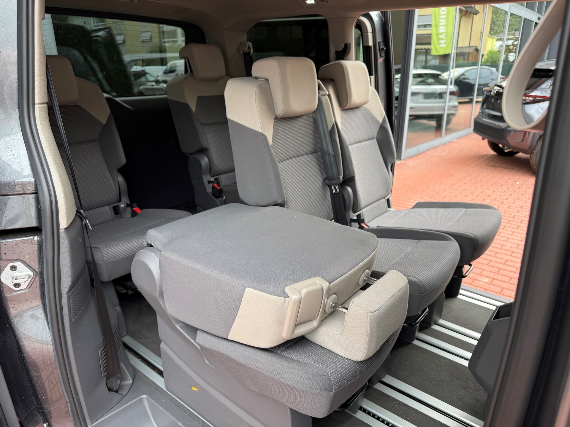 VW Multivan 2.0 TDI Liberty DSG-image-5