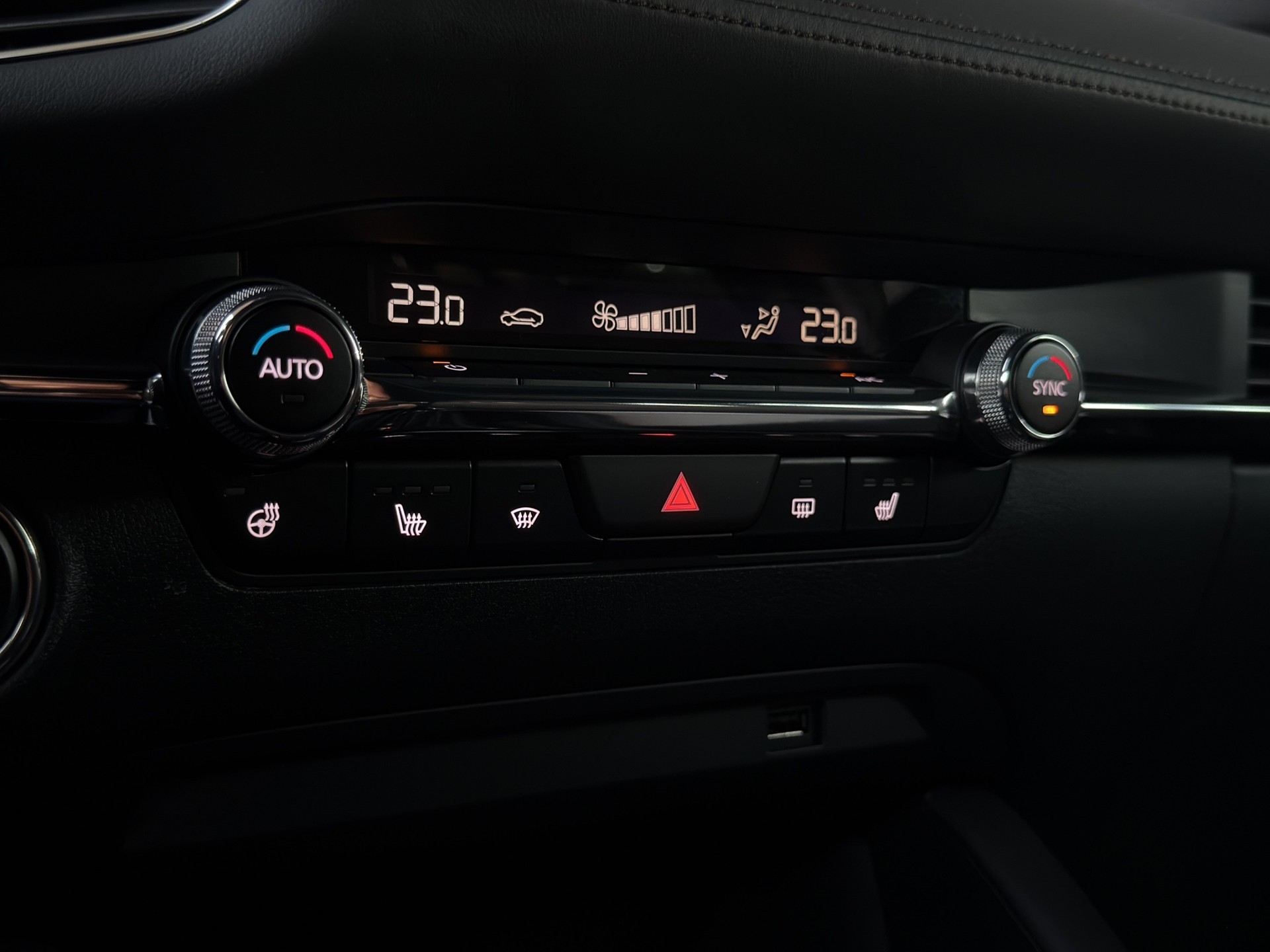 MAZDA 3 Hatchback SKYACTIV-X M Hybrid 180 Revolution AWD Automat*Ab MFK,1 Jahr oder 20'000km Garantie auf Motor und Getriebe*-image-21