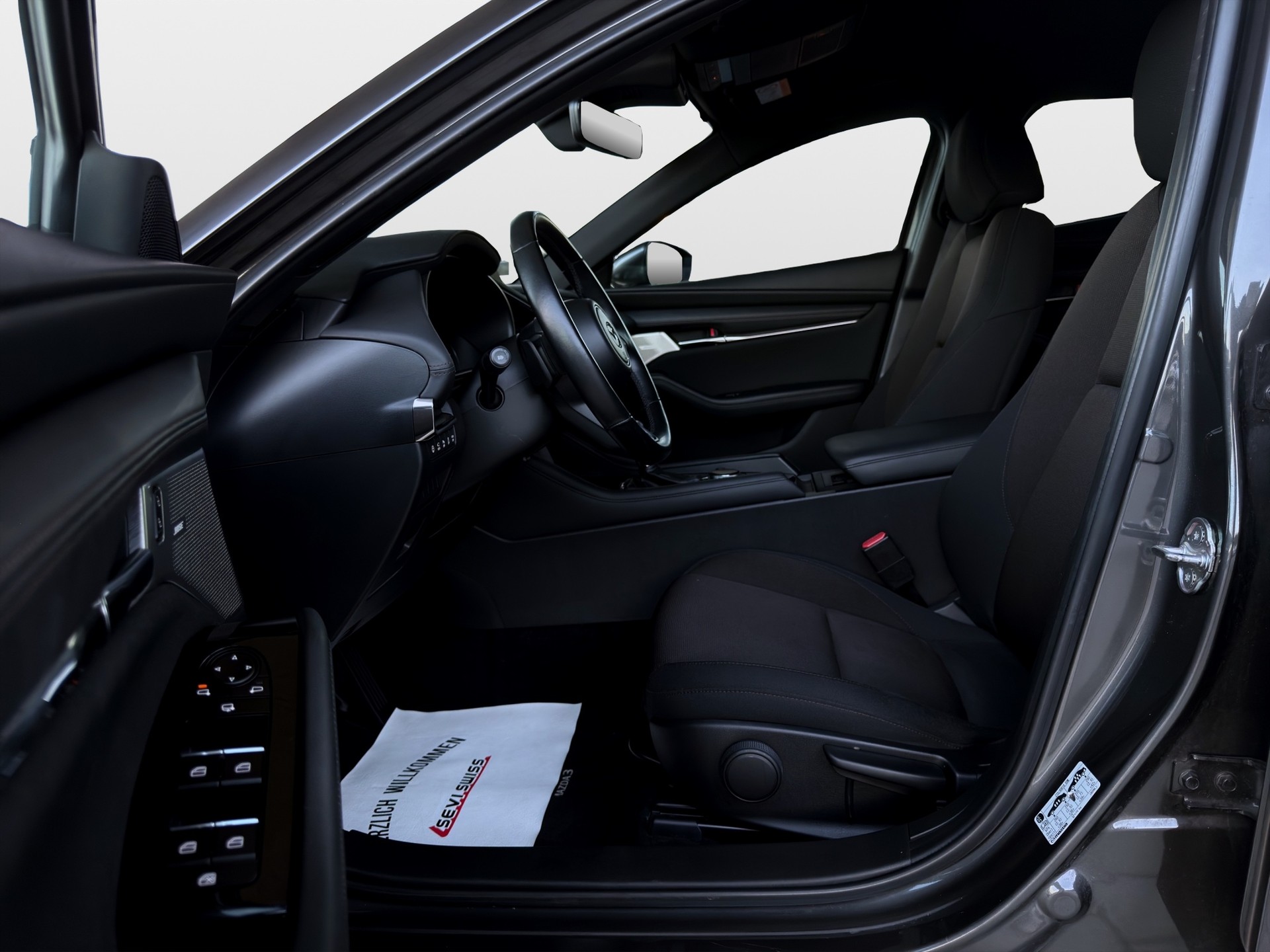 MAZDA 3 Hatchback SKYACTIV-X M Hybrid 180 Revolution AWD Automat*Ab MFK,1 Jahr oder 20'000km Garantie auf Motor und Getriebe*-image-9