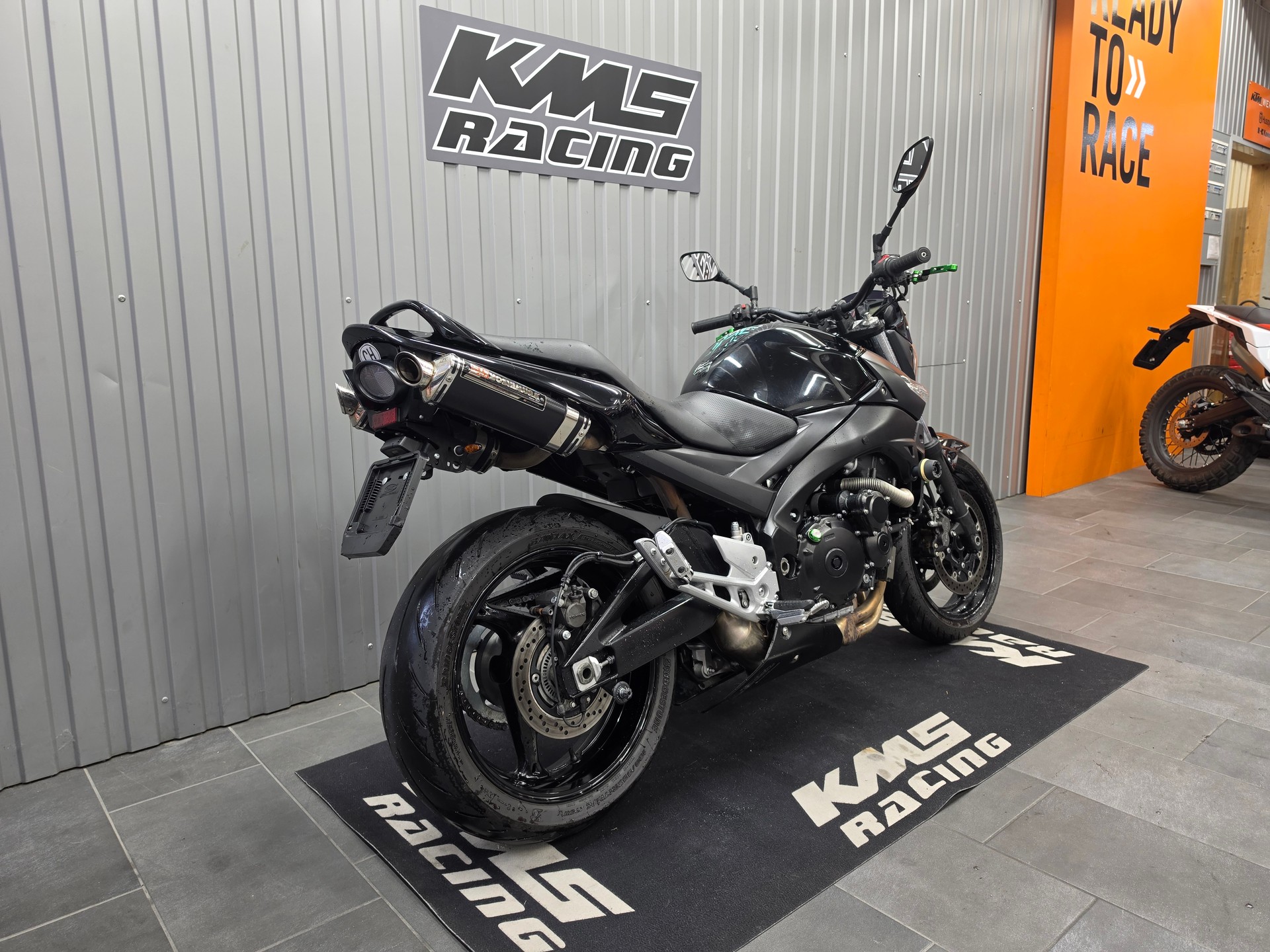 SUZUKI GSR 600 ABS K8-showroom-element-2