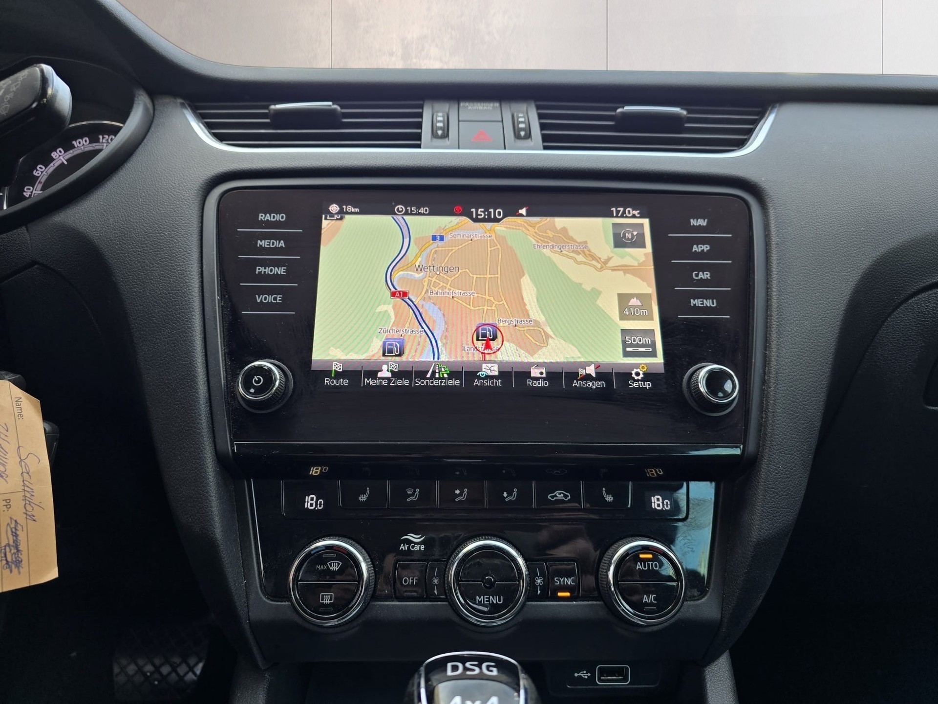 SKODA Octavia Combi 2.0 TDI Style 4x4 DSG-image-17
