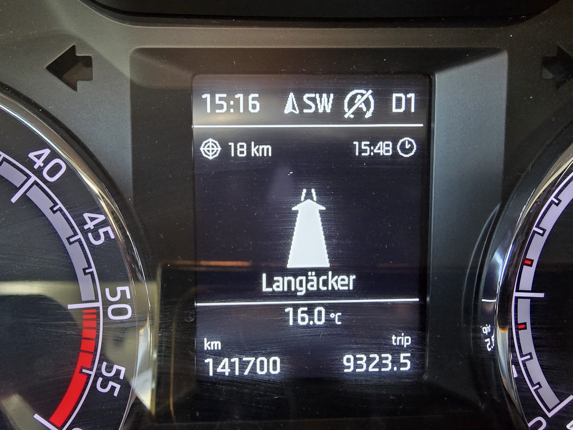 SKODA Octavia Combi 2.0 TDI Style 4x4 DSG-image-20