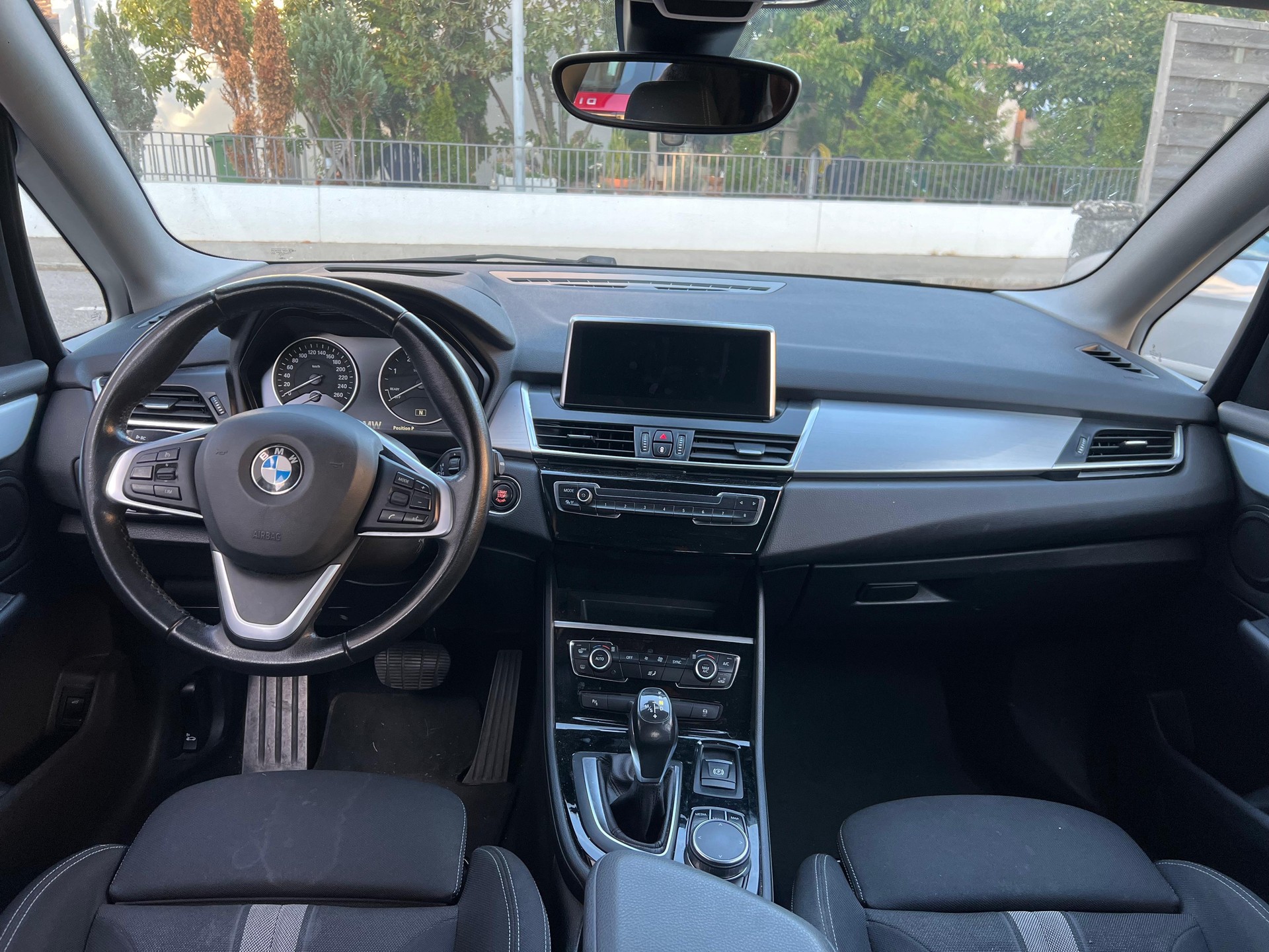 BMW 218d xDrive Active Tourer Sport Line Steptronic-image-7