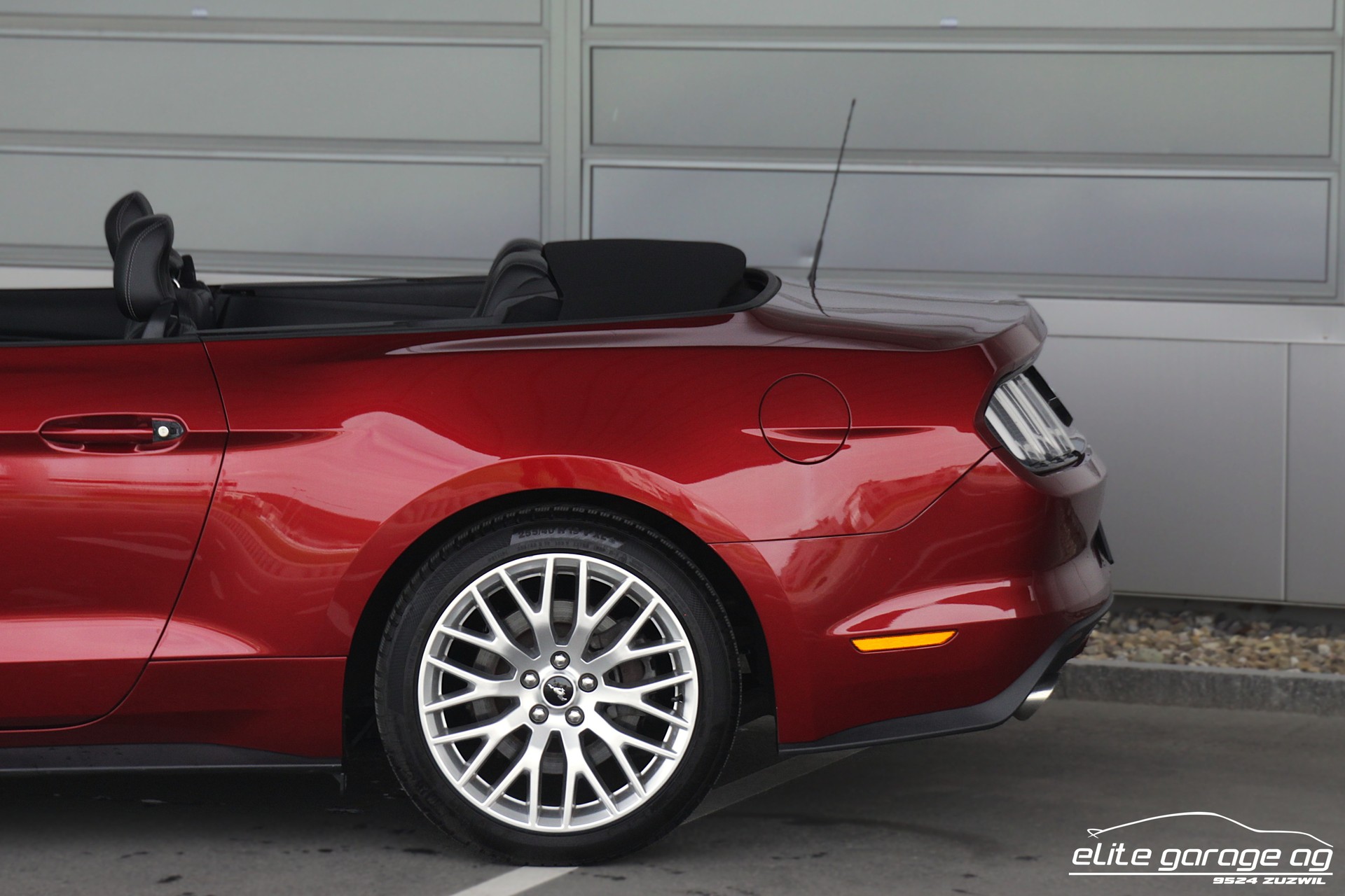 FORD Mustang Convertible 2.3-image-10