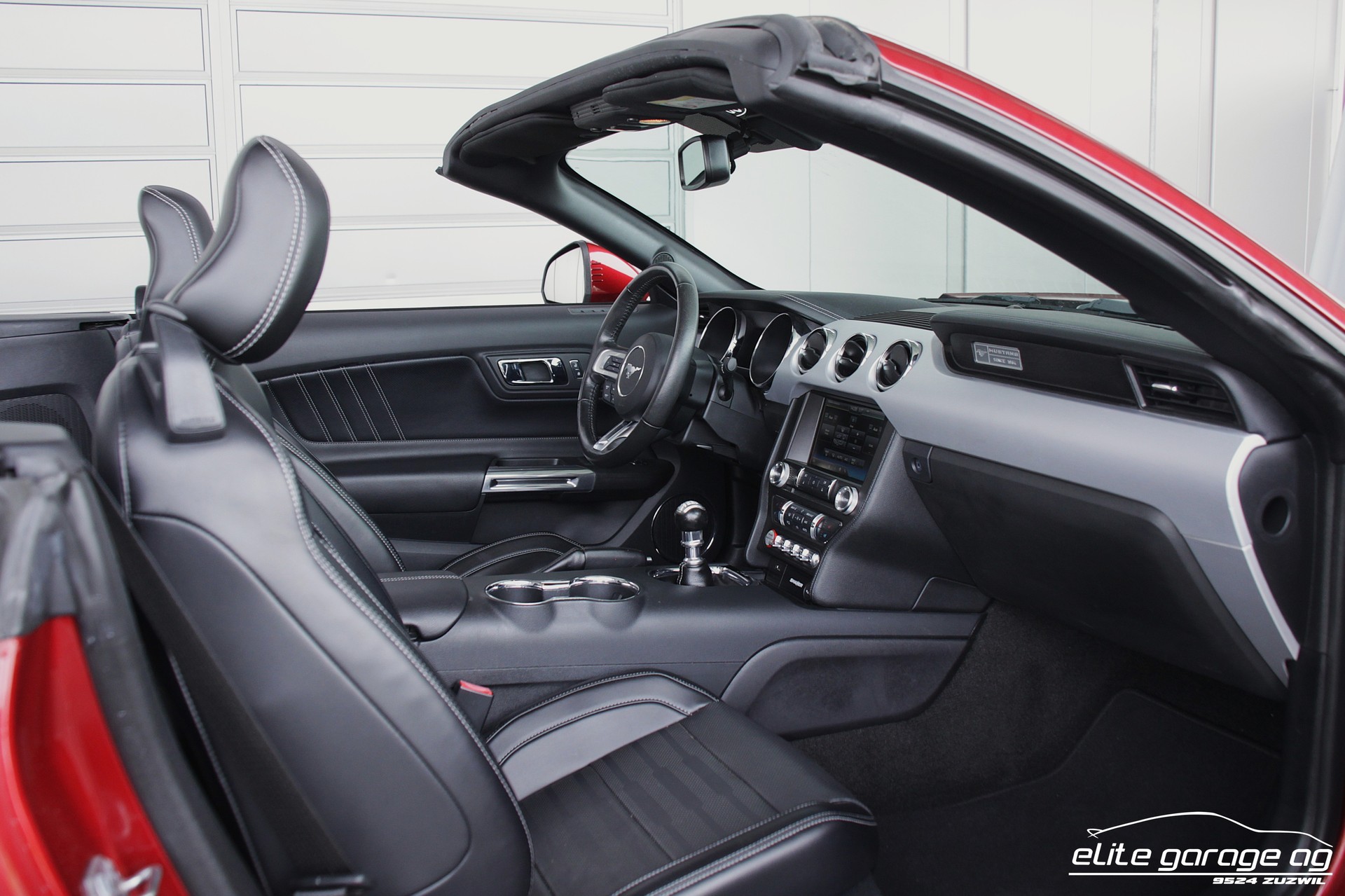 FORD Mustang Convertible 2.3-image-15