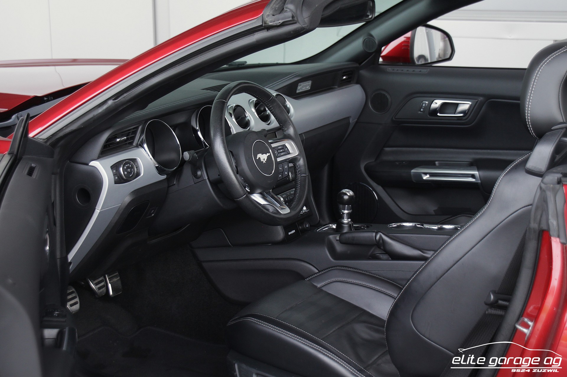 FORD Mustang Convertible 2.3-image-13
