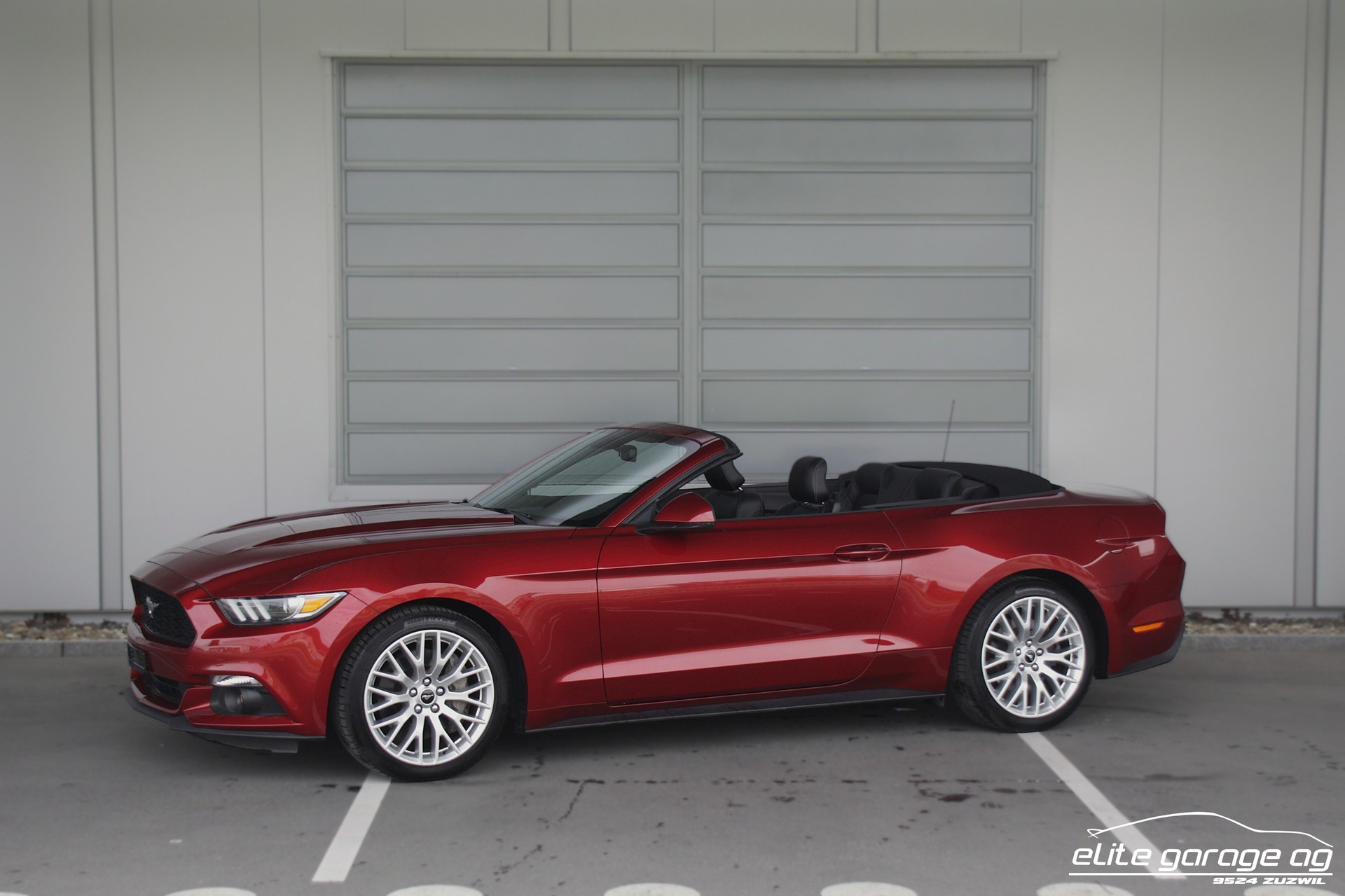 FORD Mustang Convertible 2.3-image-0