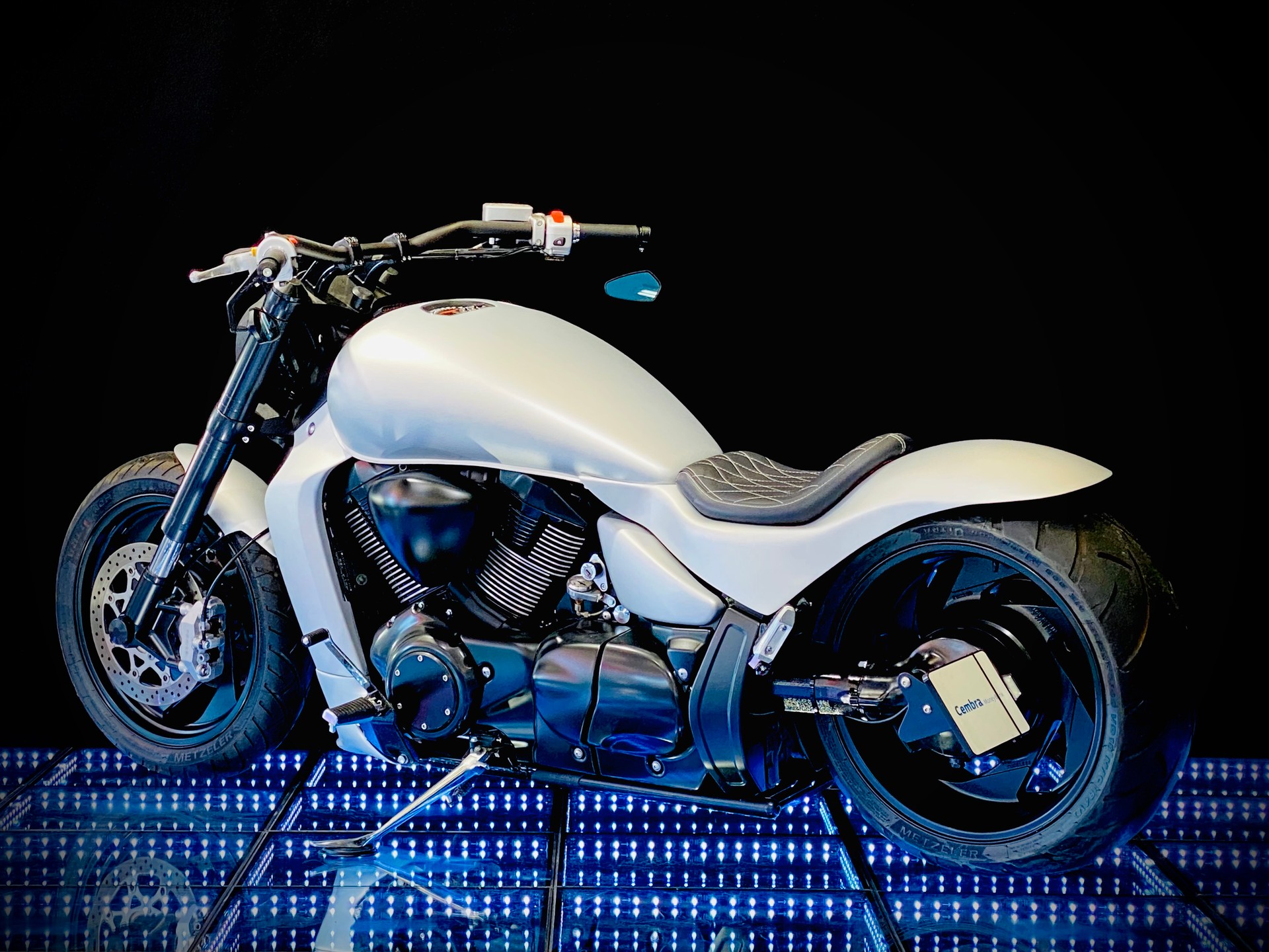 SUZUKI M 1800 R K7-image-4