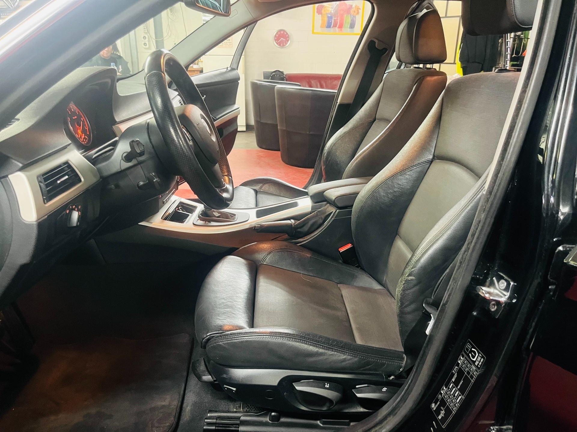 BMW 325i xDrive Touring more4you Steptronic-image-15