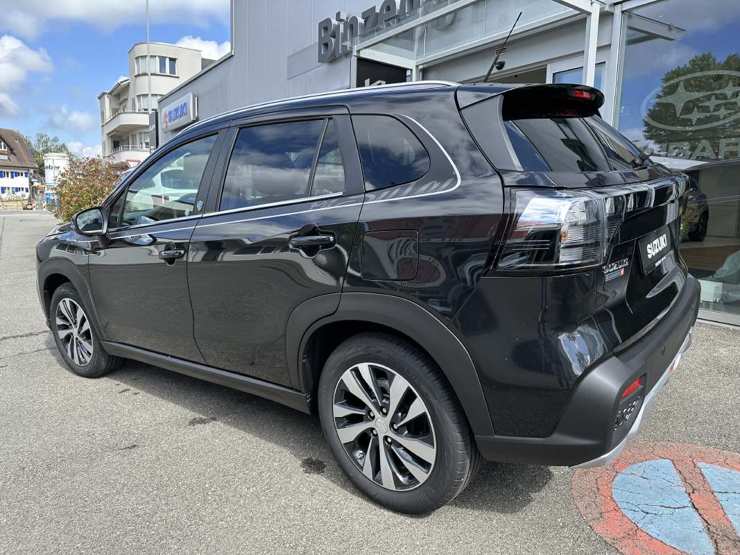 SUZUKI S-Cross 1.5 Piz Sulai Top Hybrid 4x4-image-3