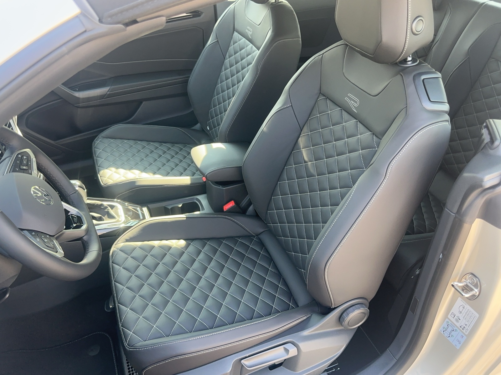 VW T-Roc Cabriolet 1.5 TSI EVO R-Line DSG-image-15