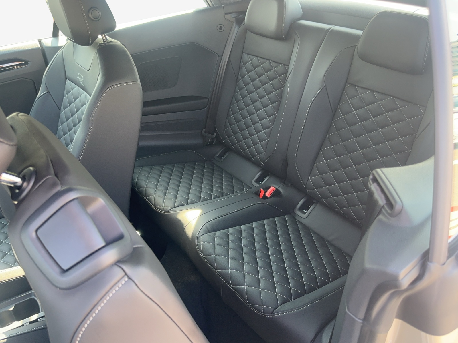 VW T-Roc Cabriolet 1.5 TSI EVO R-Line DSG-image-11
