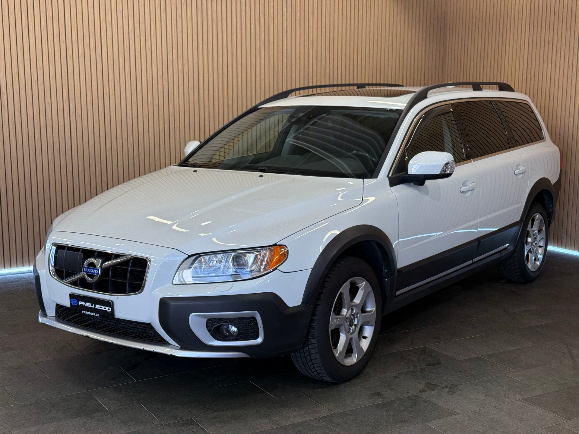 VOLVO XC70 D5 AWD Summum Geartronic-image-0