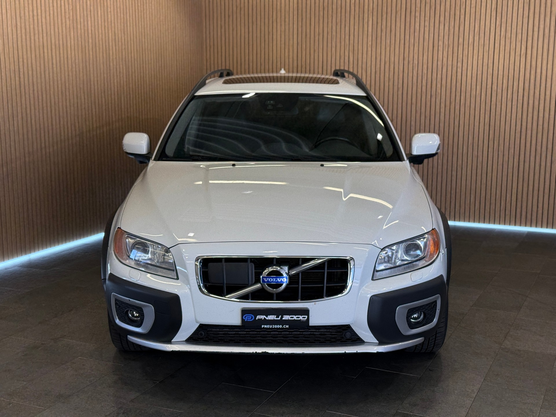 VOLVO XC70 D5 AWD Summum Geartronic-image-1