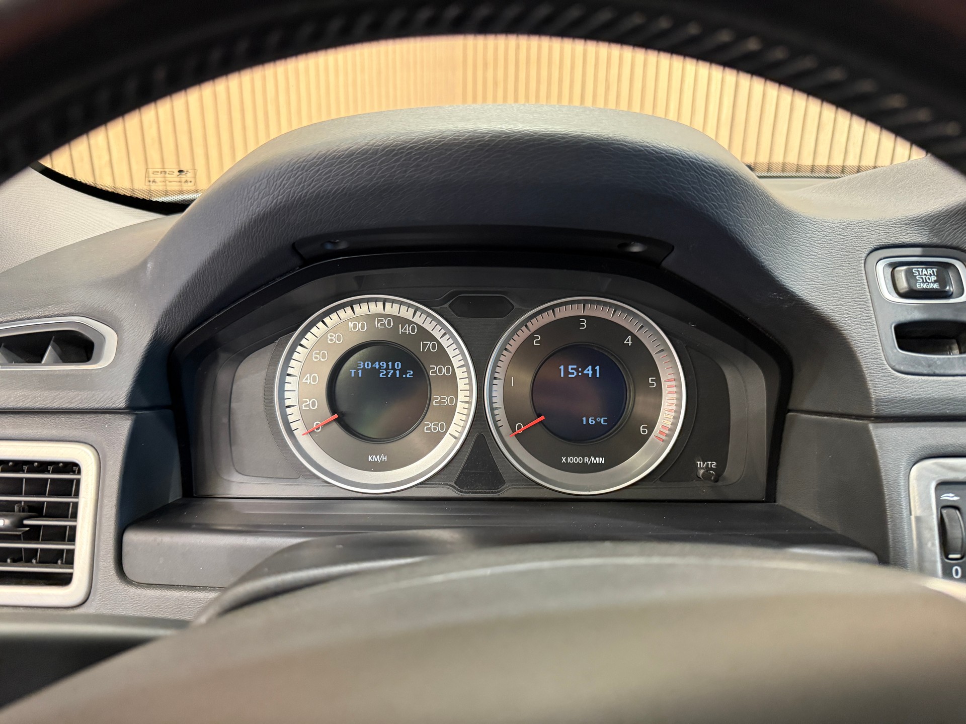VOLVO XC70 D5 AWD Summum Geartronic-image-8