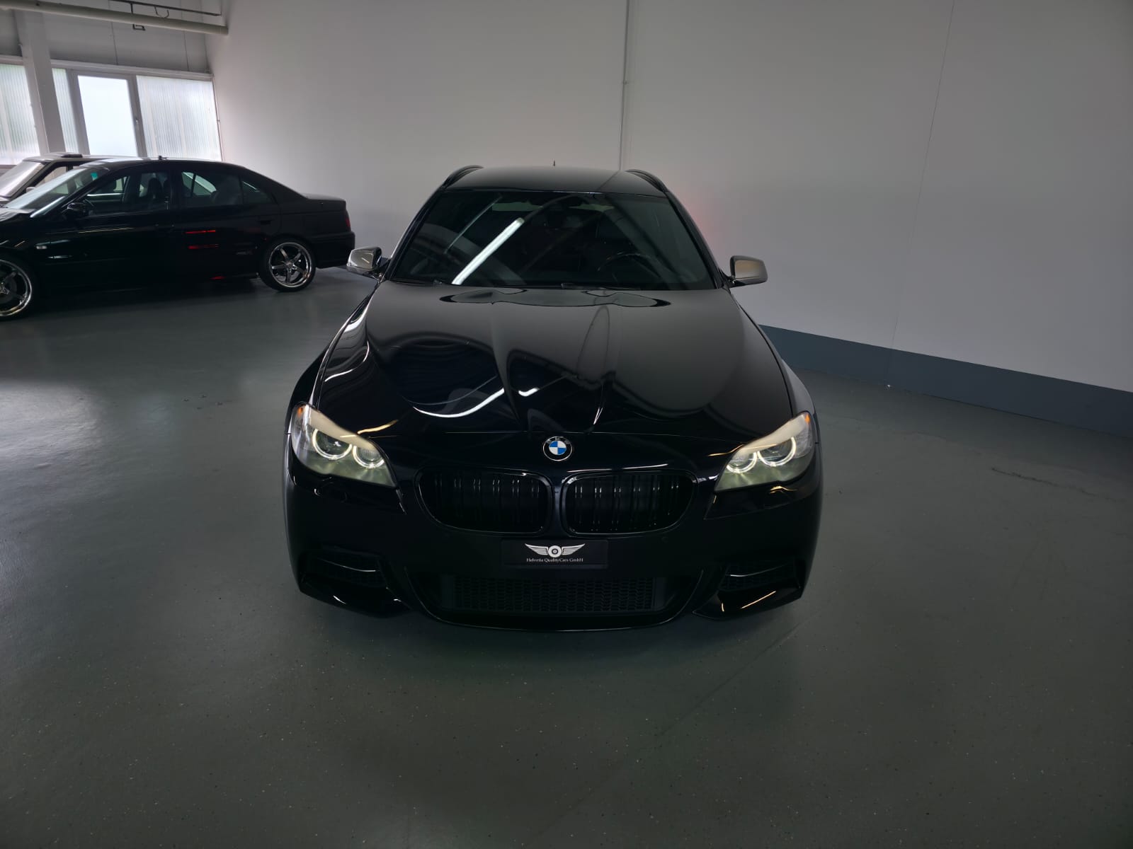 BMW M550d xDrive Touring Steptronic-image-5