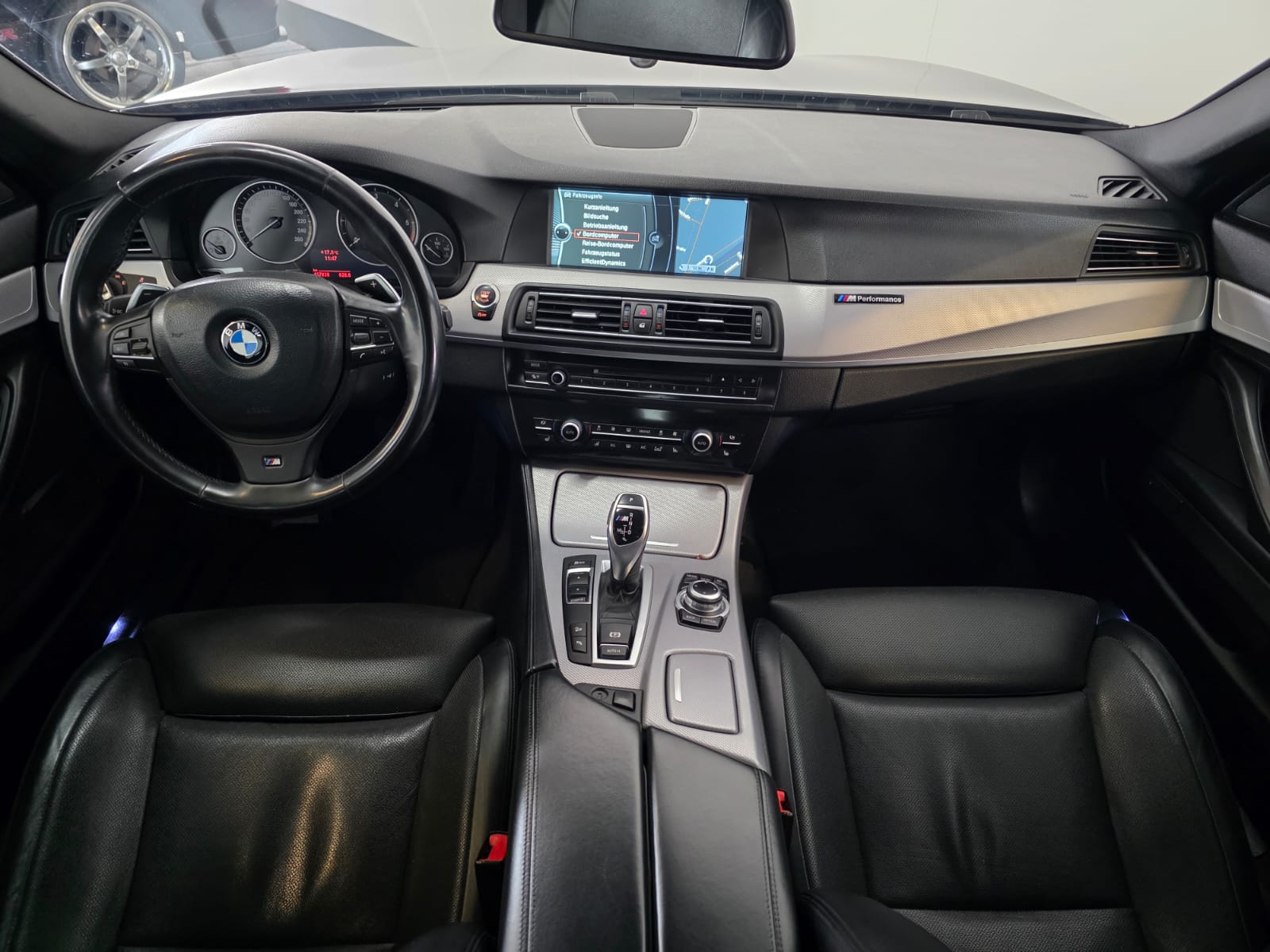 BMW M550d xDrive Touring Steptronic-image-18