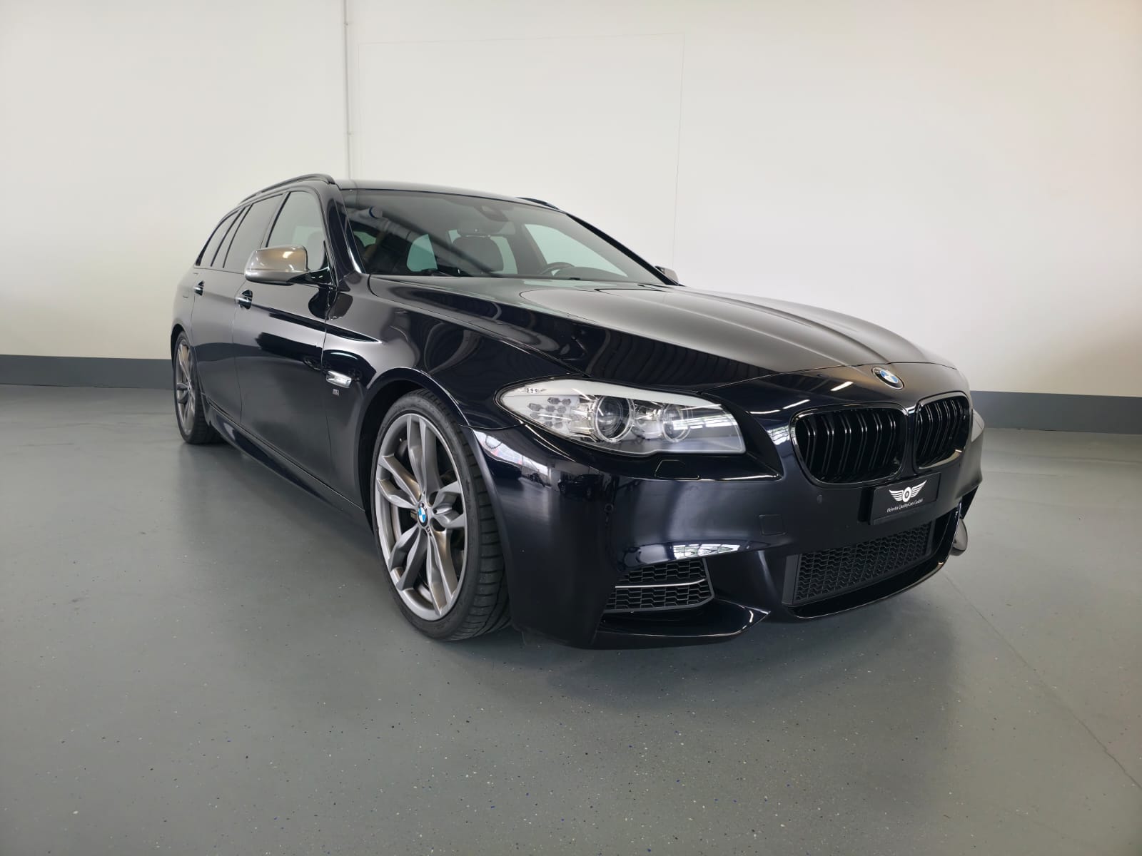 BMW M550d xDrive Touring Steptronic-image-3