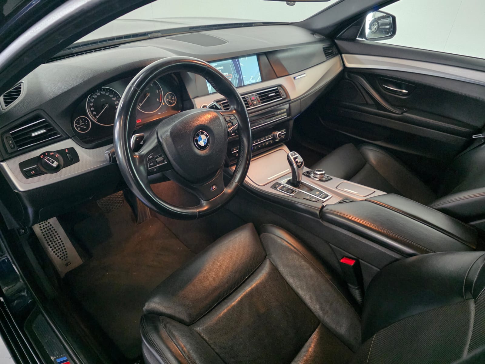 BMW M550d xDrive Touring Steptronic-image-20