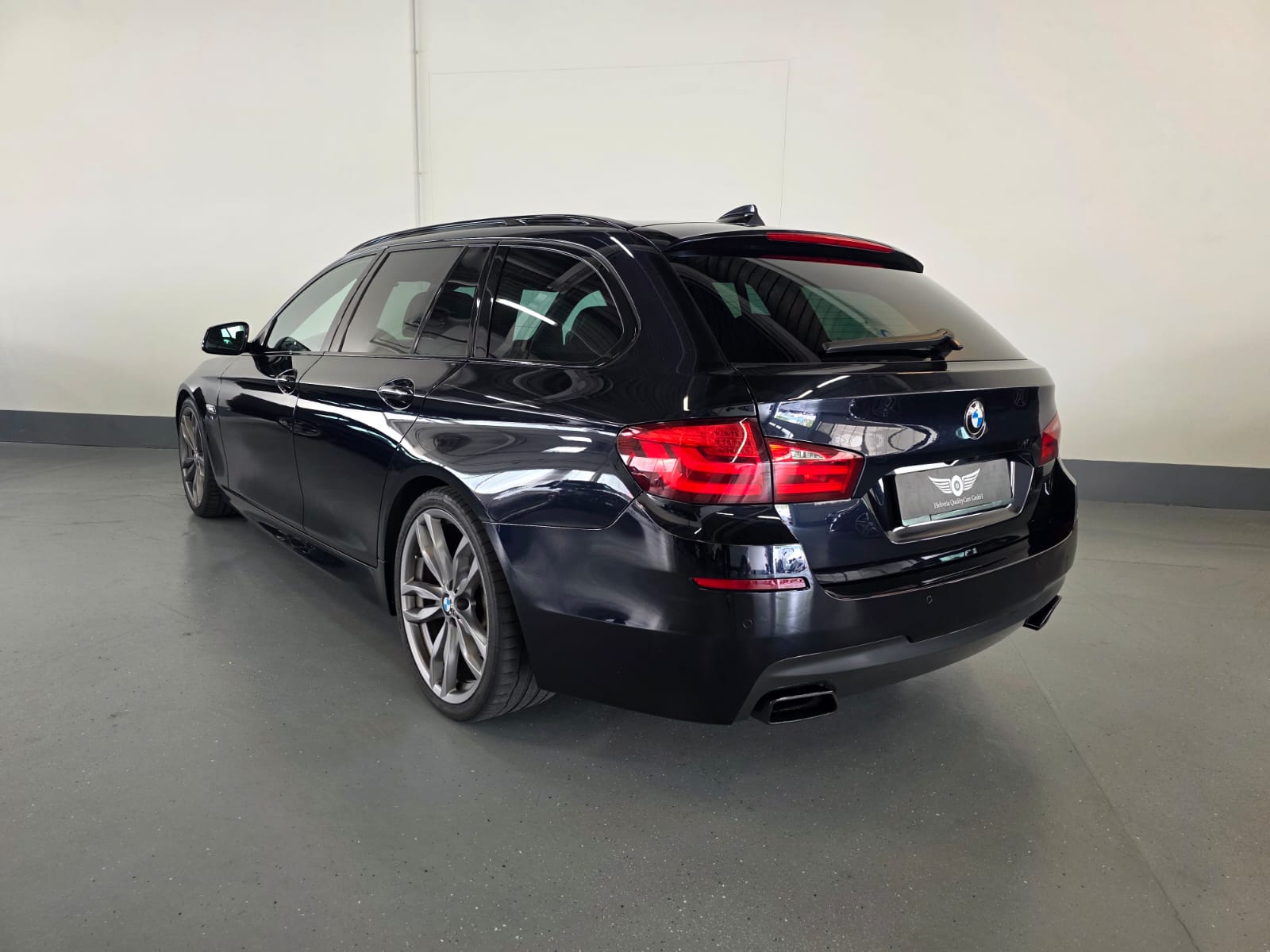 BMW M550d xDrive Touring Steptronic-image-15