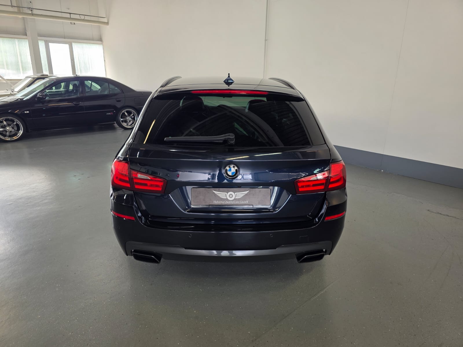 BMW M550d xDrive Touring Steptronic-image-16