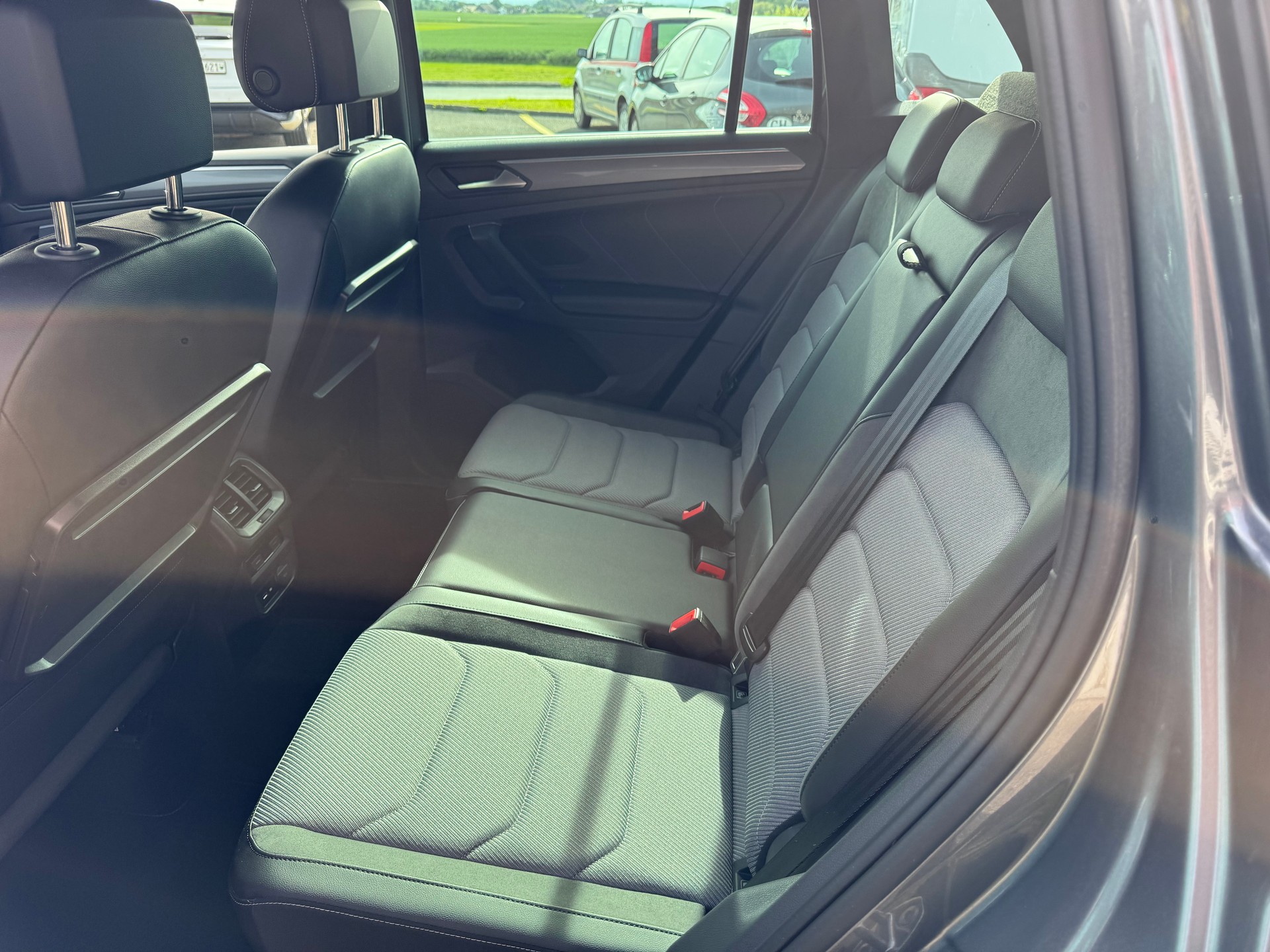 VW Tiguan 2.0TSI R-Line 4Motion DSG-image-7