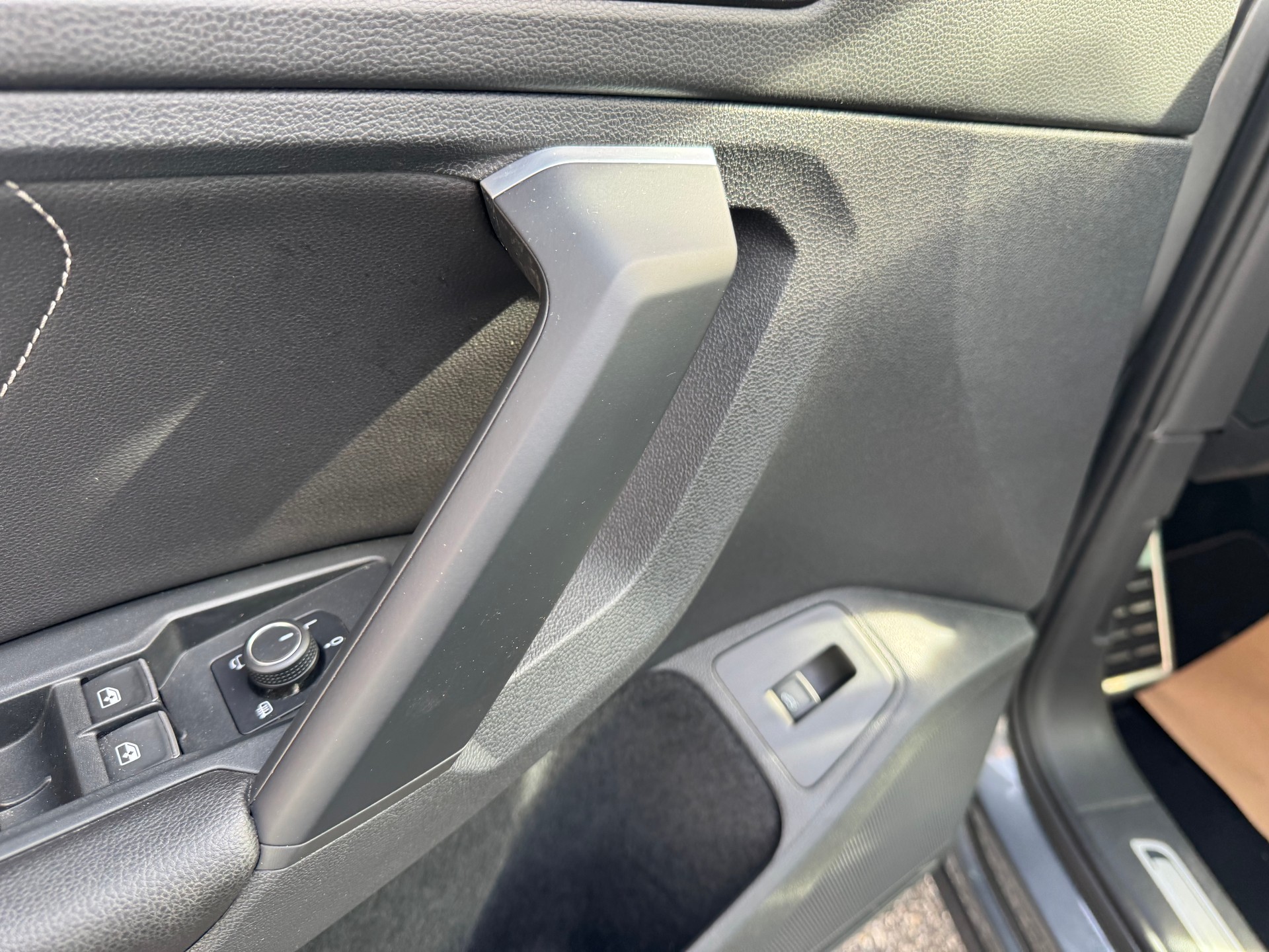 VW Tiguan 2.0TSI R-Line 4Motion DSG-image-4