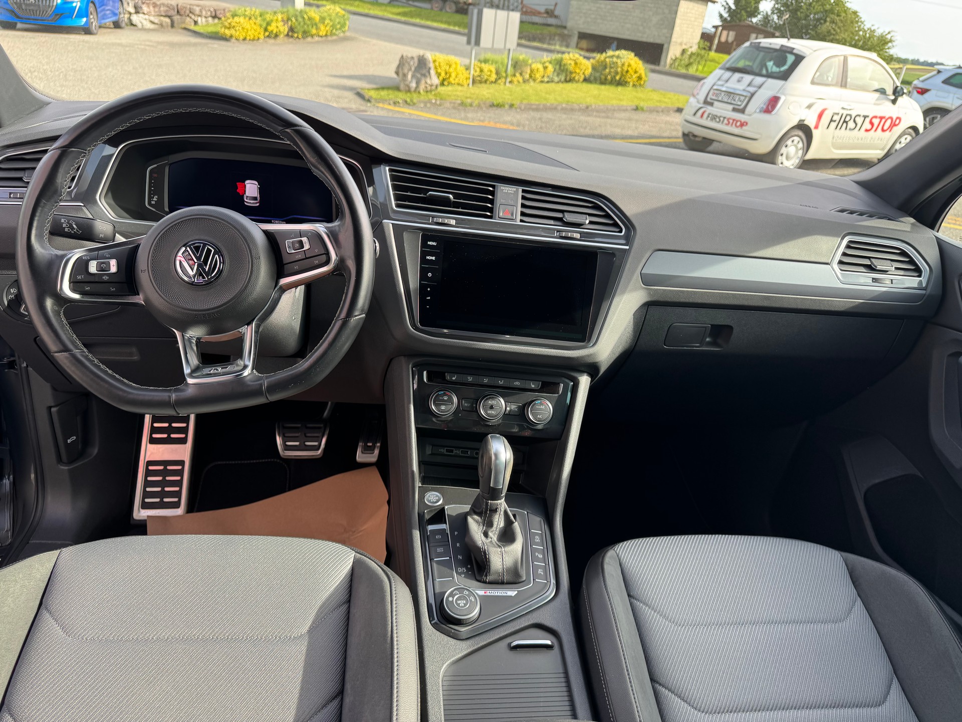 VW Tiguan 2.0TSI R-Line 4Motion DSG-image-8
