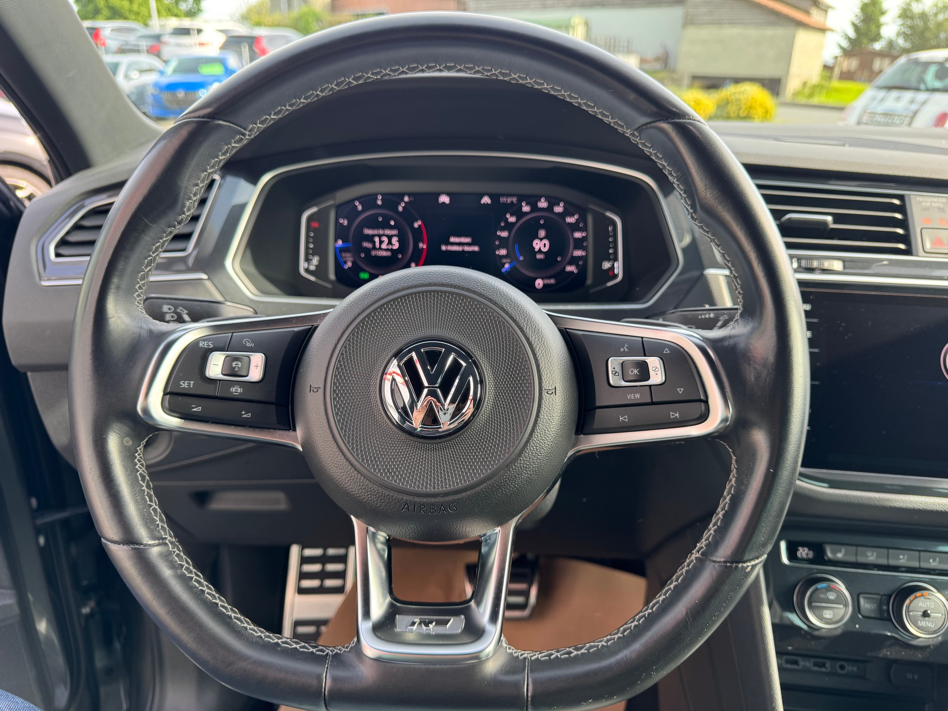 VW Tiguan 2.0TSI R-Line 4Motion DSG-image-9
