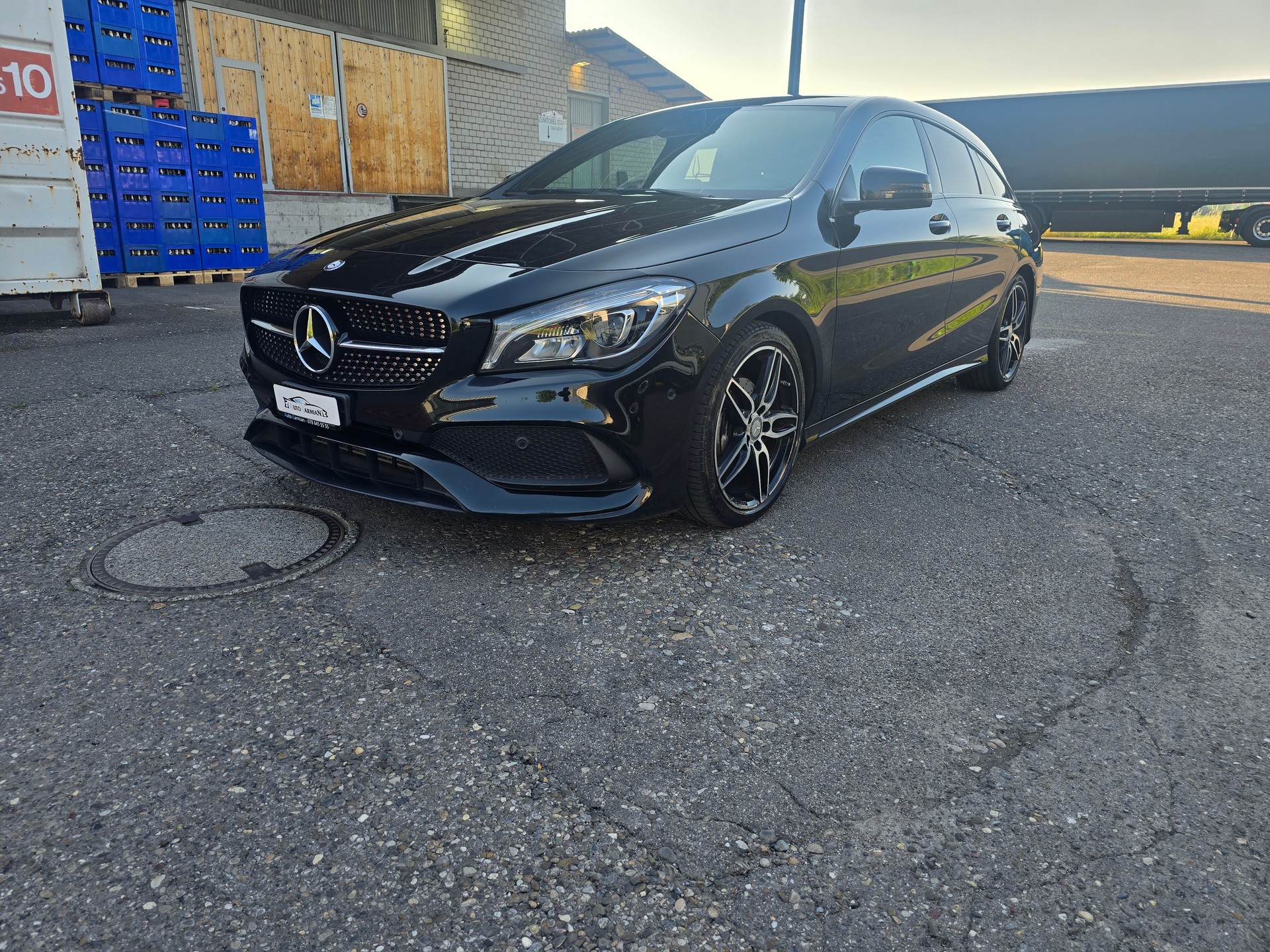 MERCEDES-BENZ CLA Shooting Brake 200 d Urban 4Matic 7G-DCT-image-2