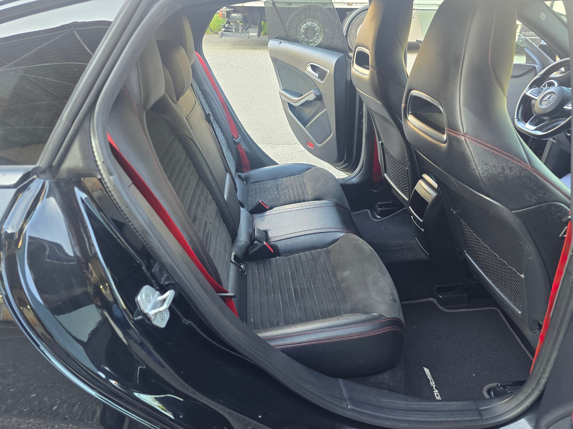 MERCEDES-BENZ CLA Shooting Brake 200 d Urban 4Matic 7G-DCT-image-13