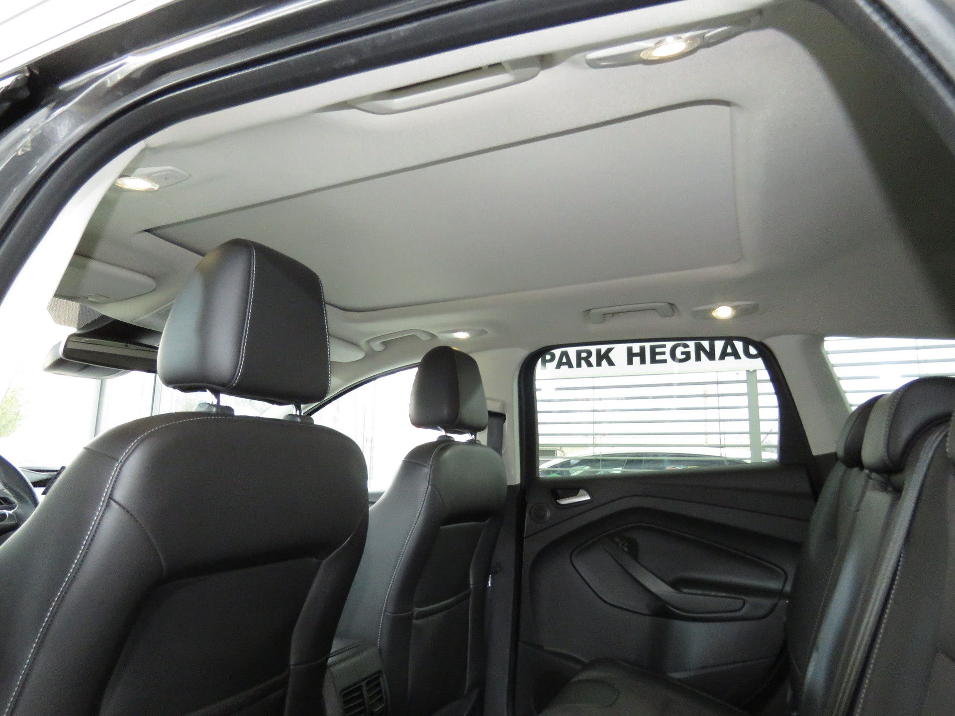 FORD Kuga 2.0 TDCi Titanium S 4WD PowerShift (Automat)-image-9