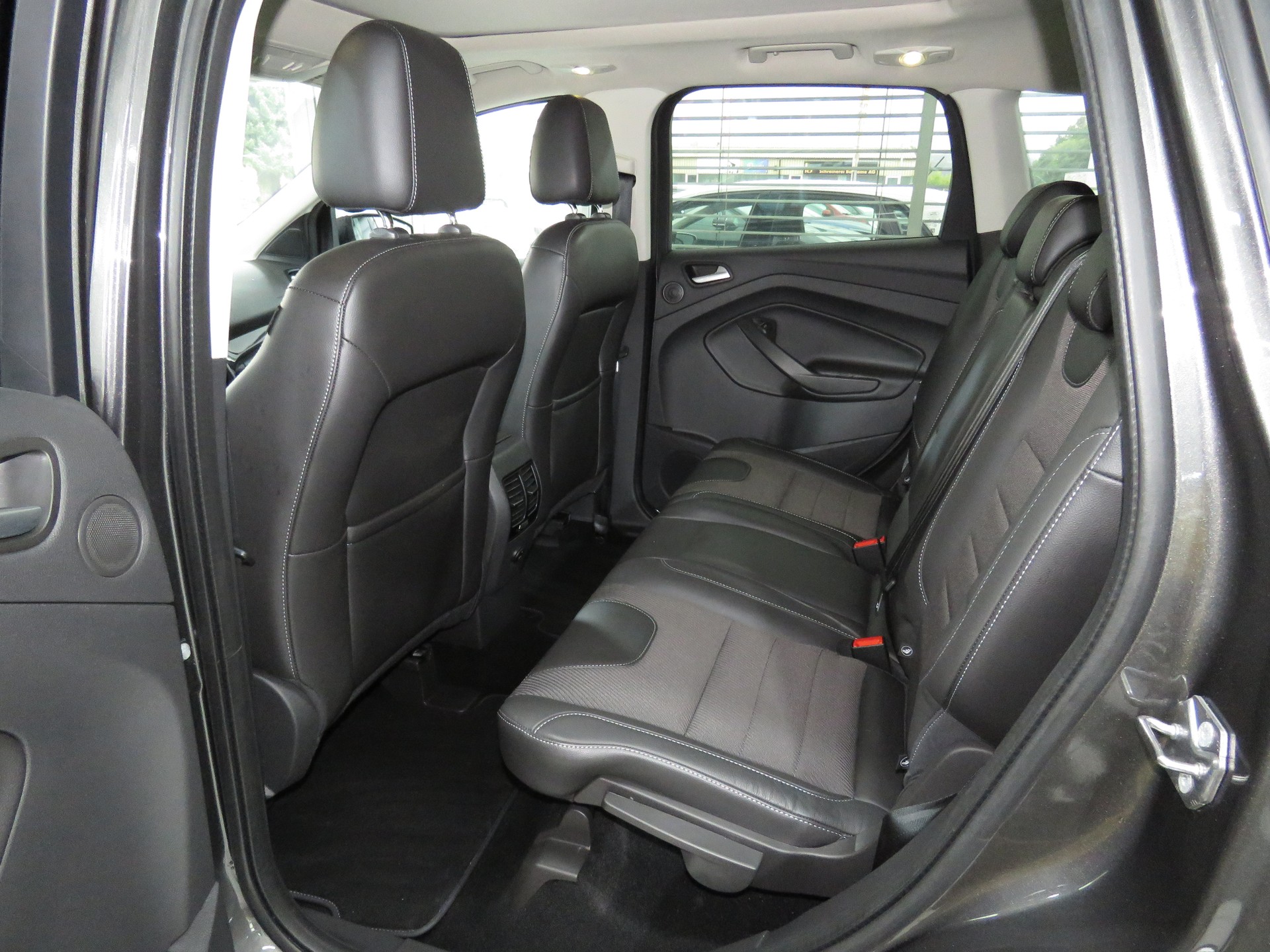 FORD Kuga 2.0 TDCi Titanium S 4WD PowerShift (Automat)-image-8