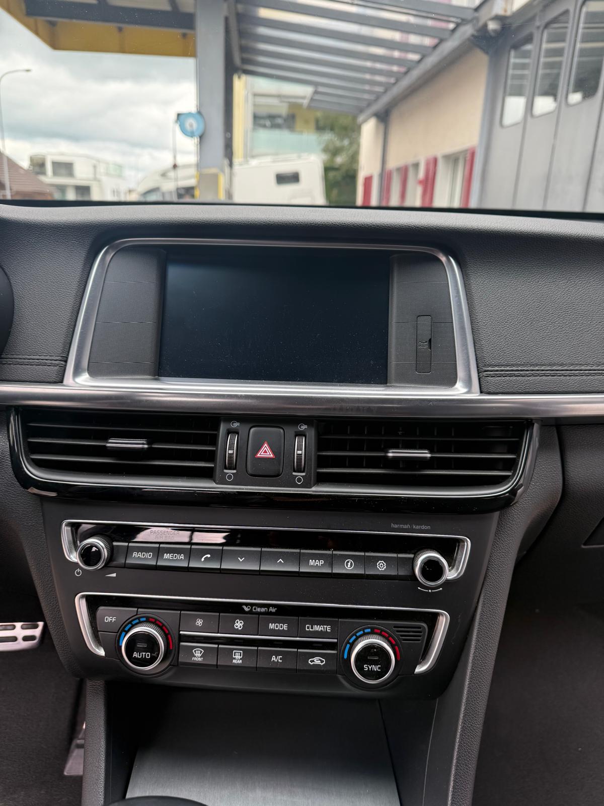 KIA Optima SW 2.0 T-GDI Style GT Automat-image-12