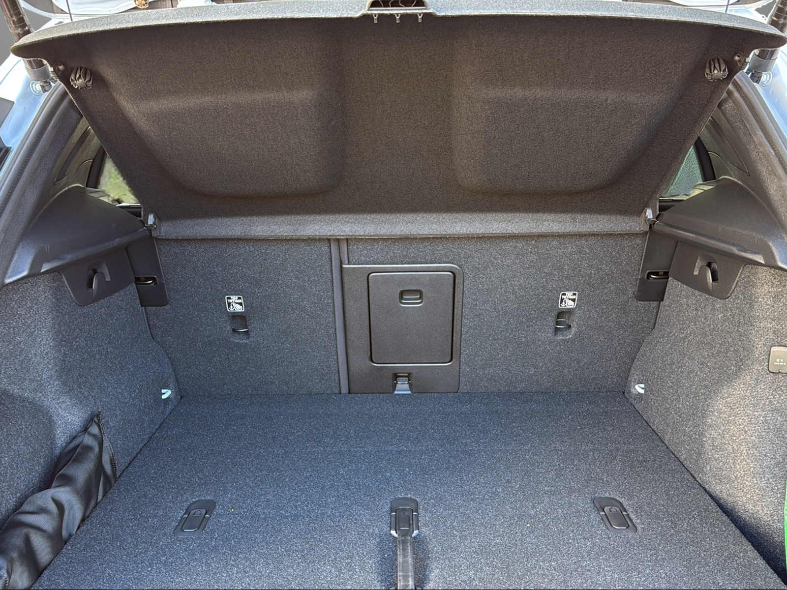 VOLVO XC40 T2 Core Xcite-image-6
