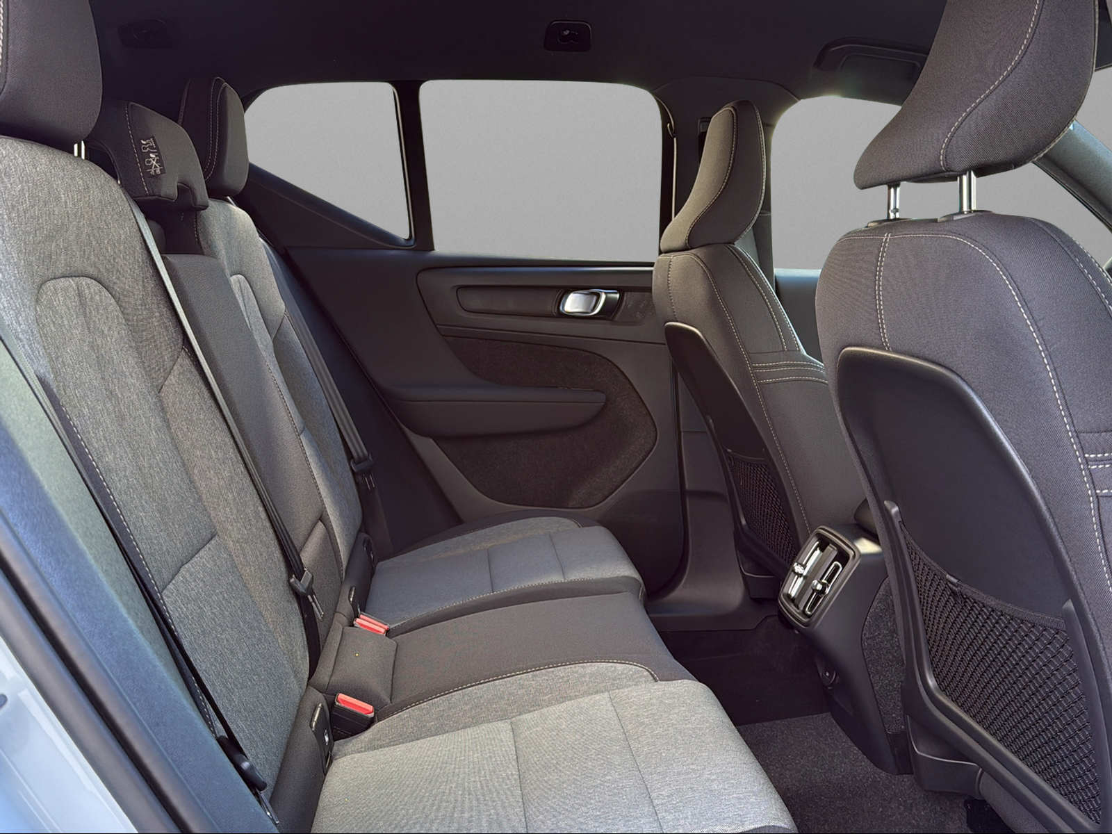 VOLVO XC40 T2 Core Xcite-image-10