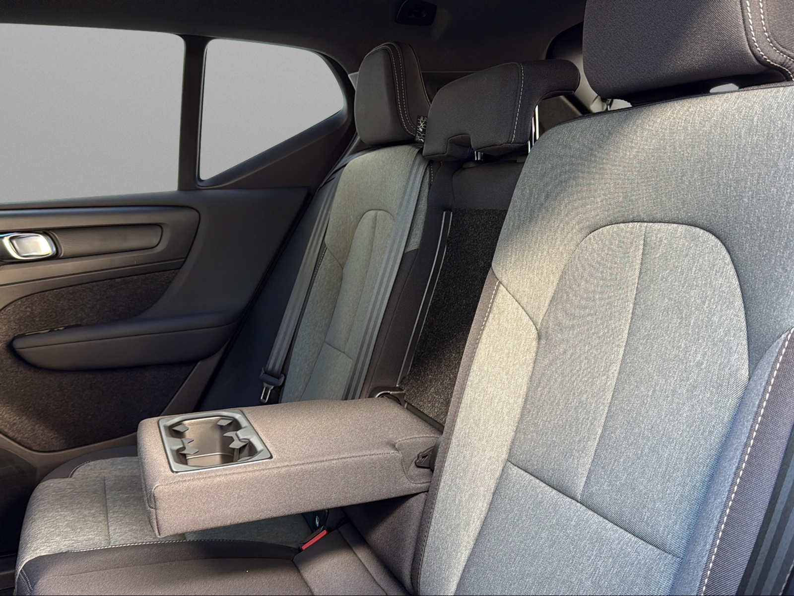 VOLVO XC40 T2 Core Xcite-image-11