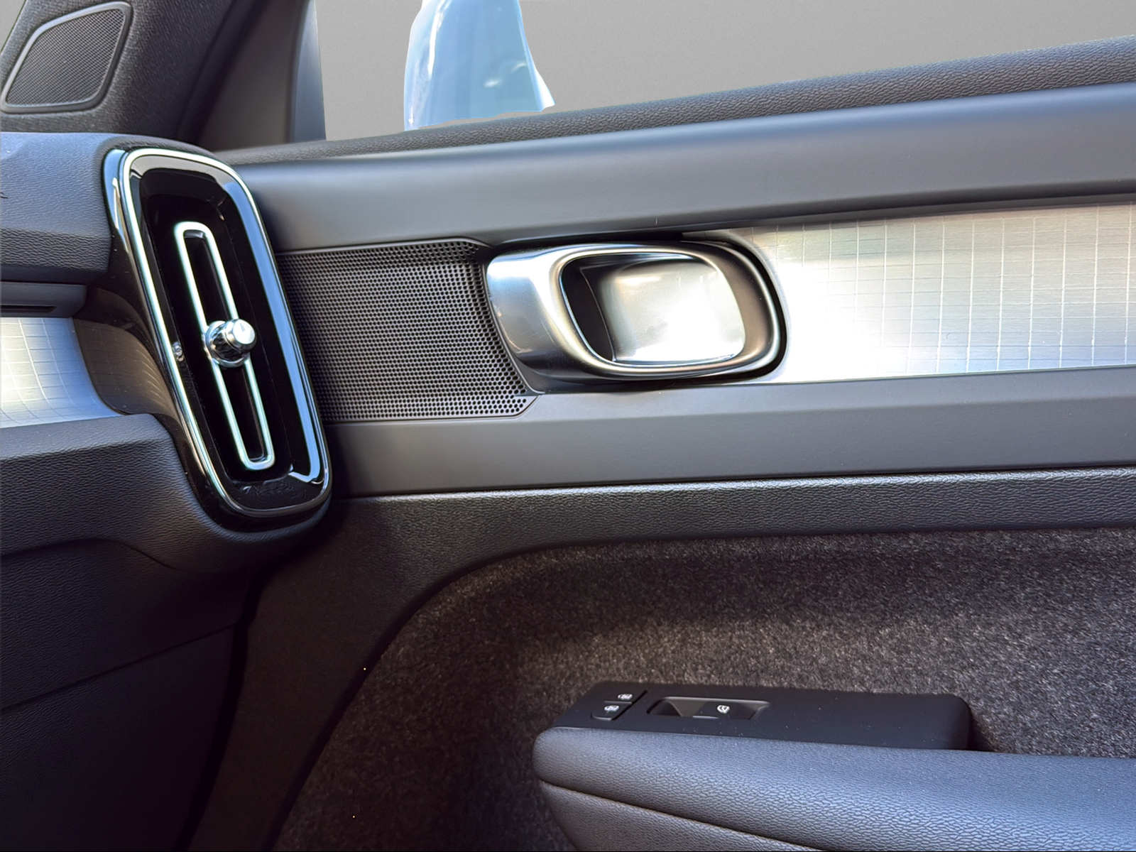 VOLVO XC40 T2 Core Xcite-image-13