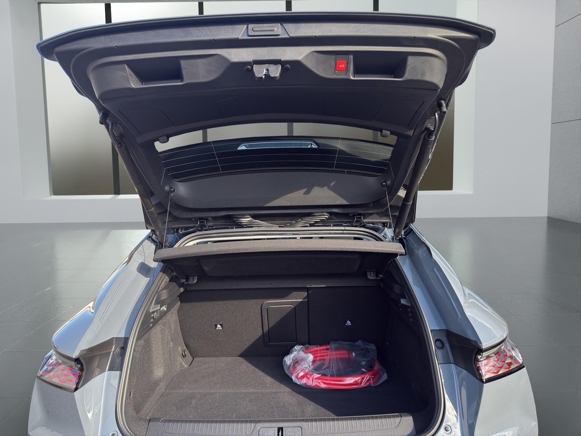 DS AUTOMOBILES No4 E-Tense Étoile Alcantara-image-19
