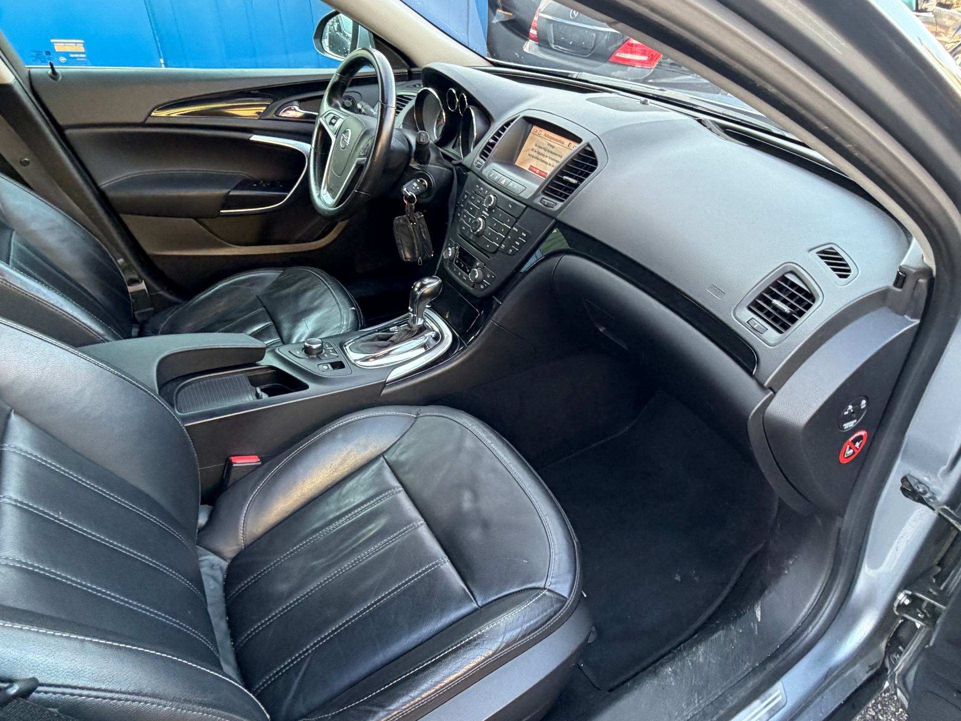 OPEL Insignia 2.0 Turbo Cosmo 4WD Automatic-image-9