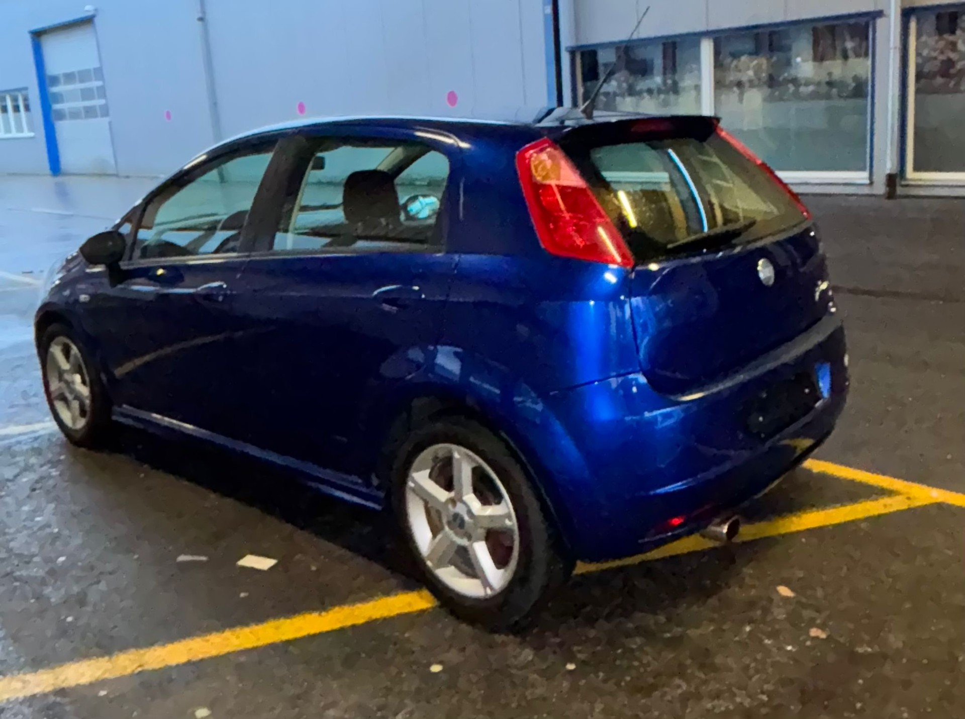 FIAT Punto 1.4 16V Turbo Dynamic-showroom-element-3