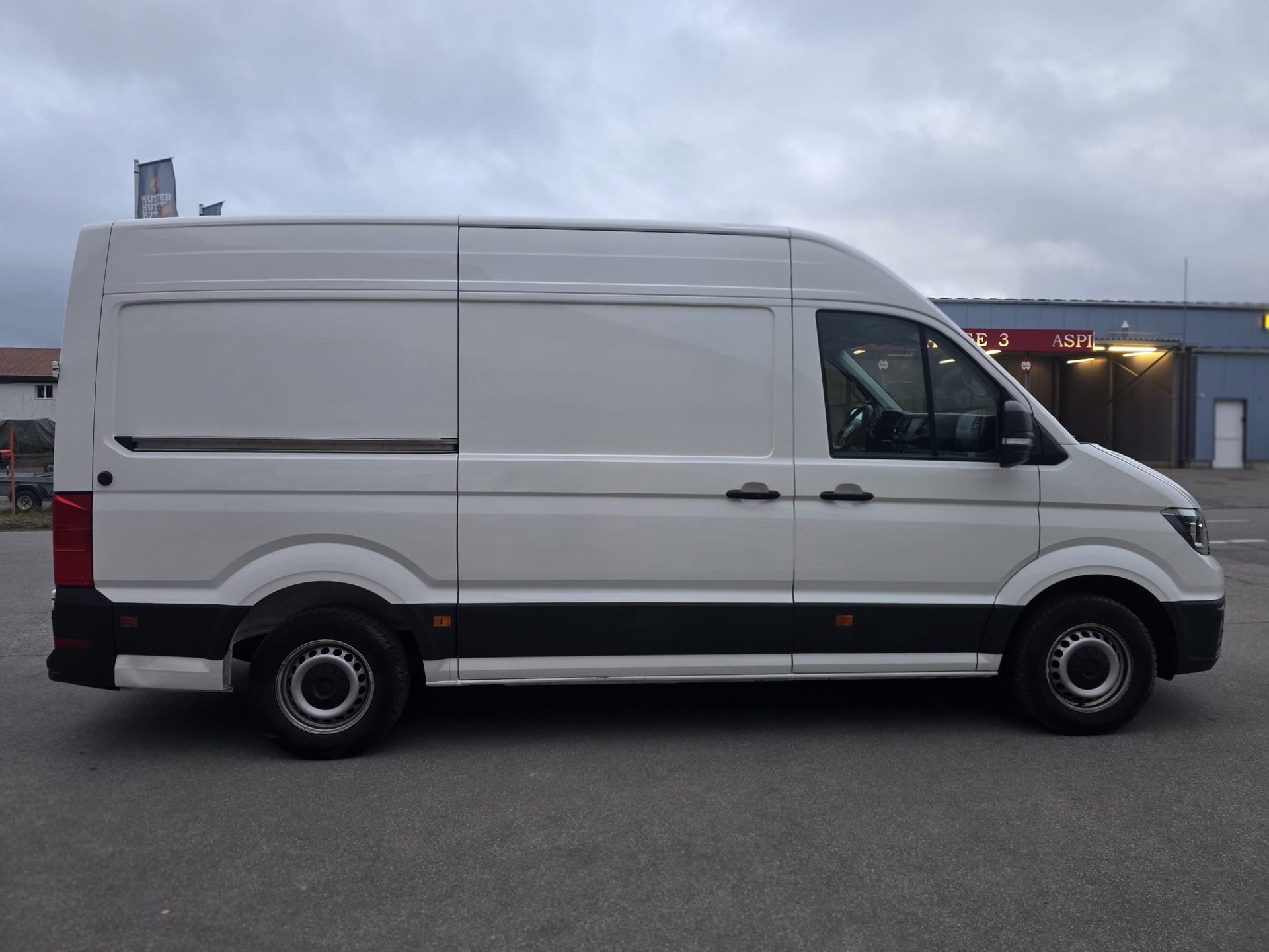 VW Crafter 35 2.0 TDI - H2 / L3-image-7