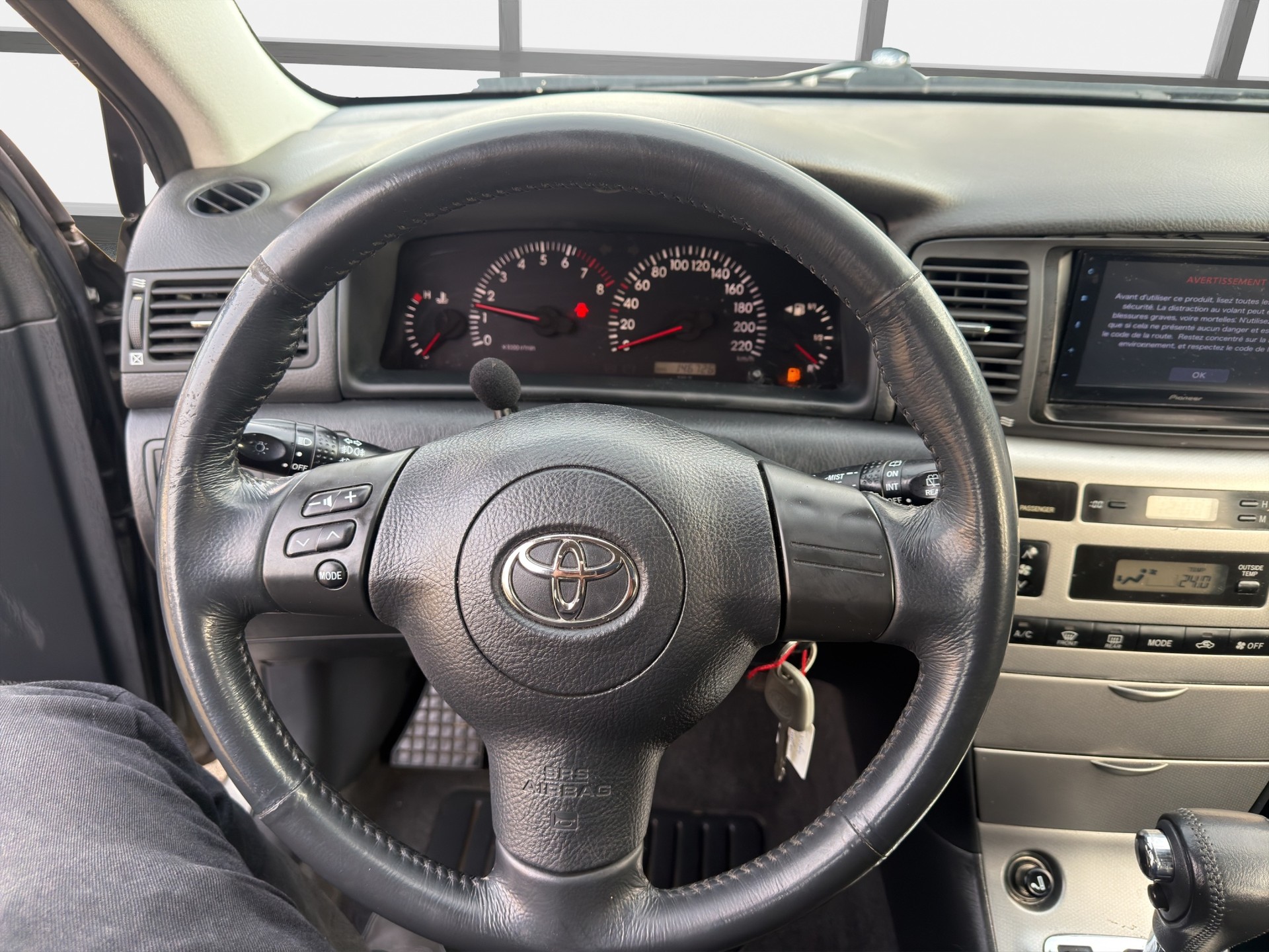 TOYOTA Corolla 1.6 Linea Sol-image-9