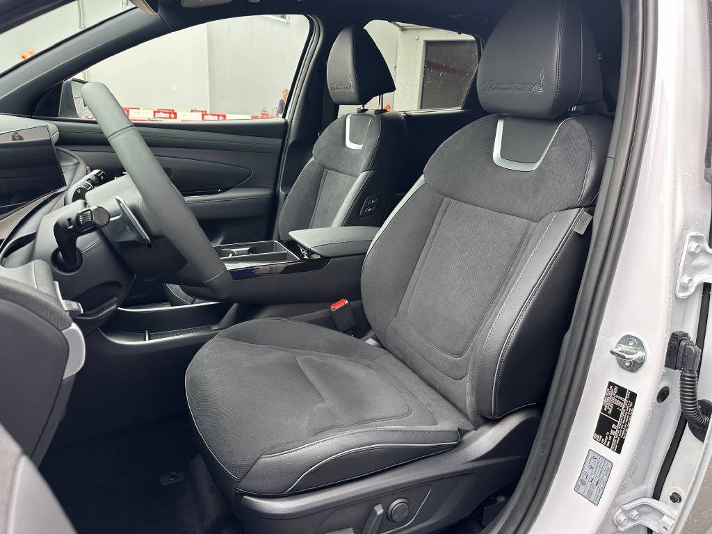 HYUNDAI Tucson 1.6 TGDI PHEV 20th Anniversary 4WD-image-5