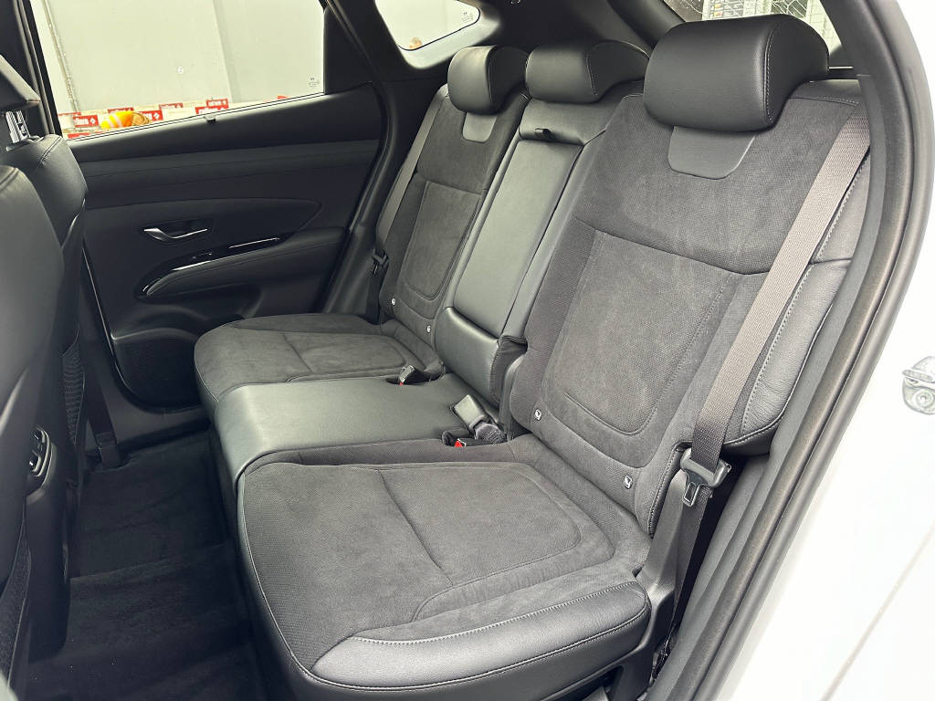 HYUNDAI Tucson 1.6 TGDI PHEV 20th Anniversary 4WD-image-6
