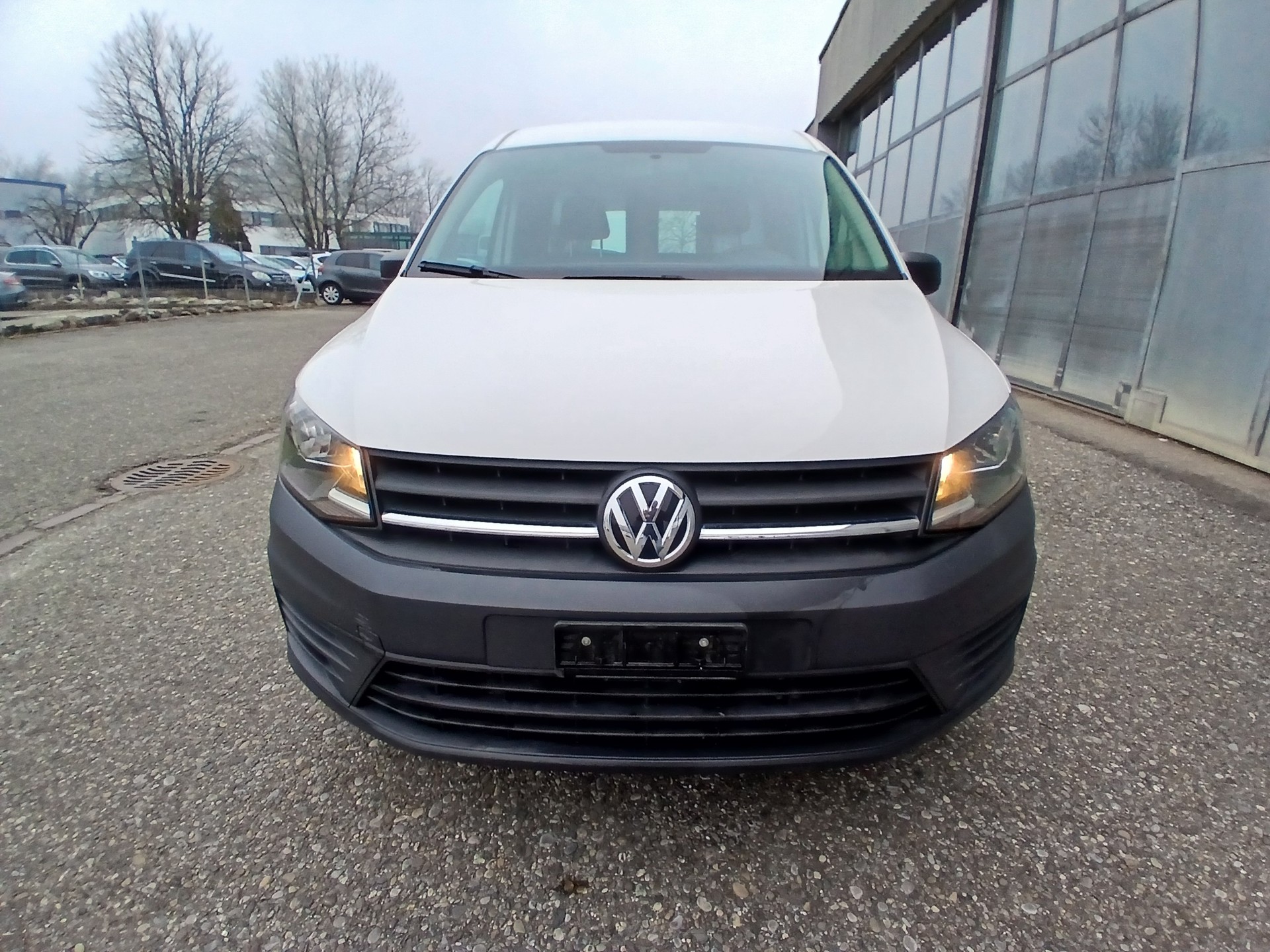 VW Caddy Maxi 2.0TDI BlueMotion Technology DSG-image-8