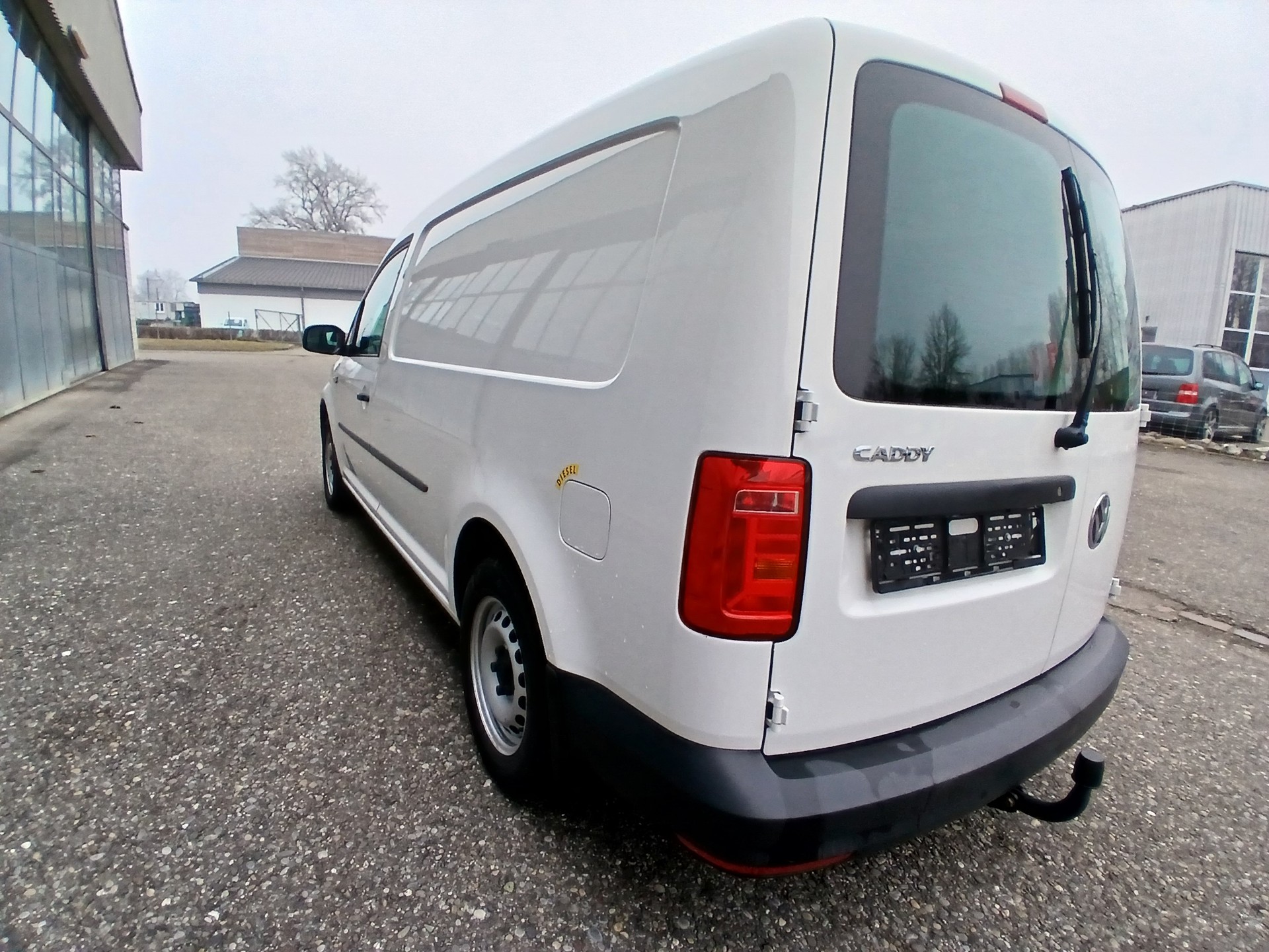 VW Caddy Maxi 2.0TDI BlueMotion Technology DSG-image-2
