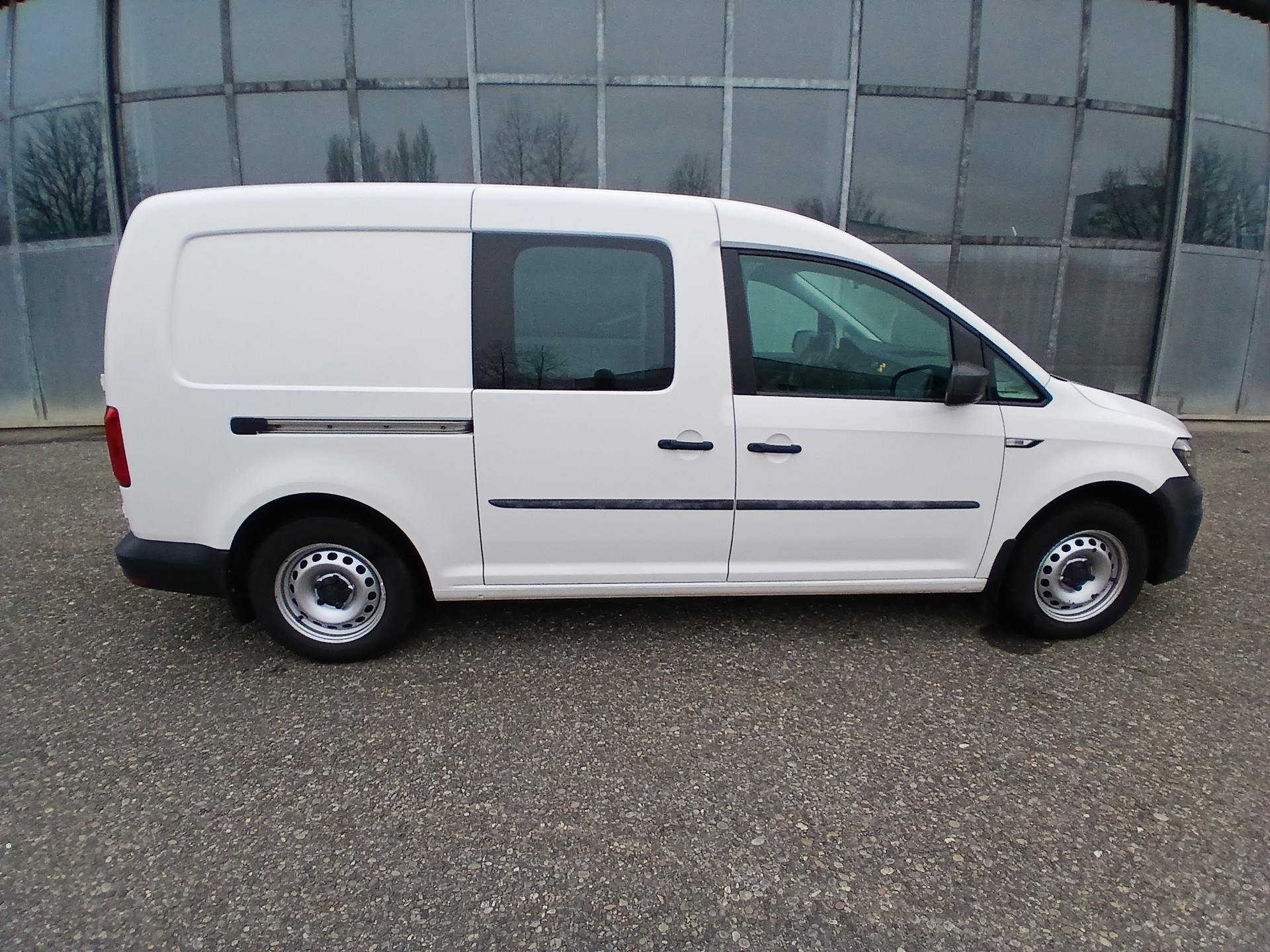 VW Caddy Maxi 2.0TDI BlueMotion Technology DSG-image-6