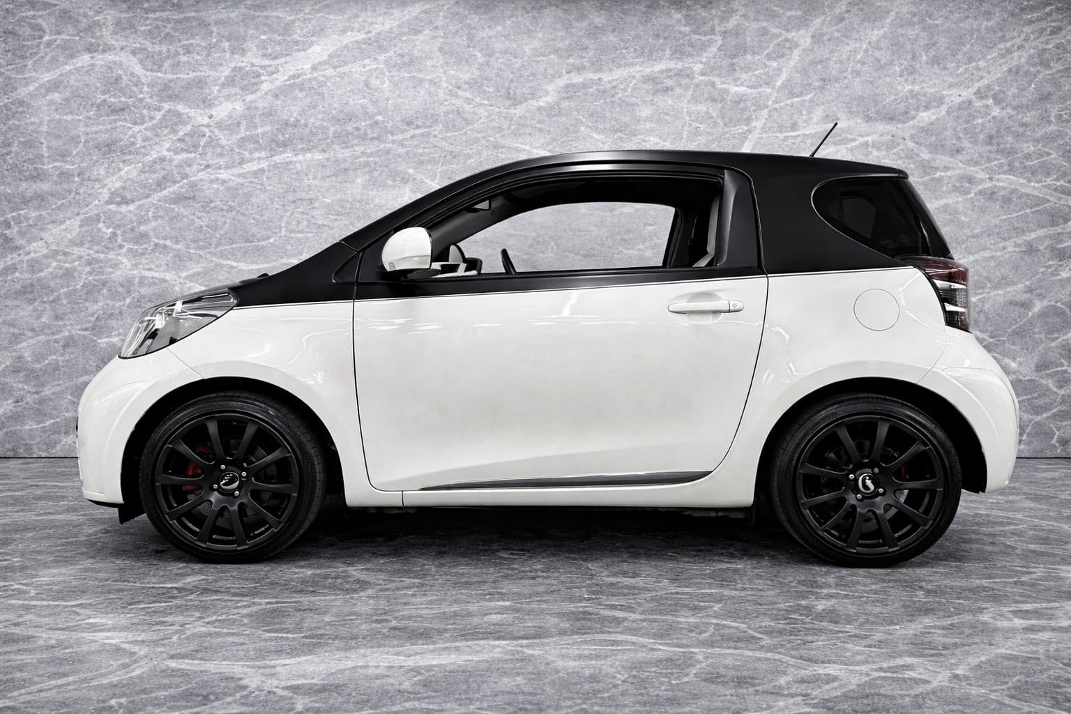 TOYOTA iQ 1.33 Dual VVT-i Linea Sol Premium Multidrive-image-3